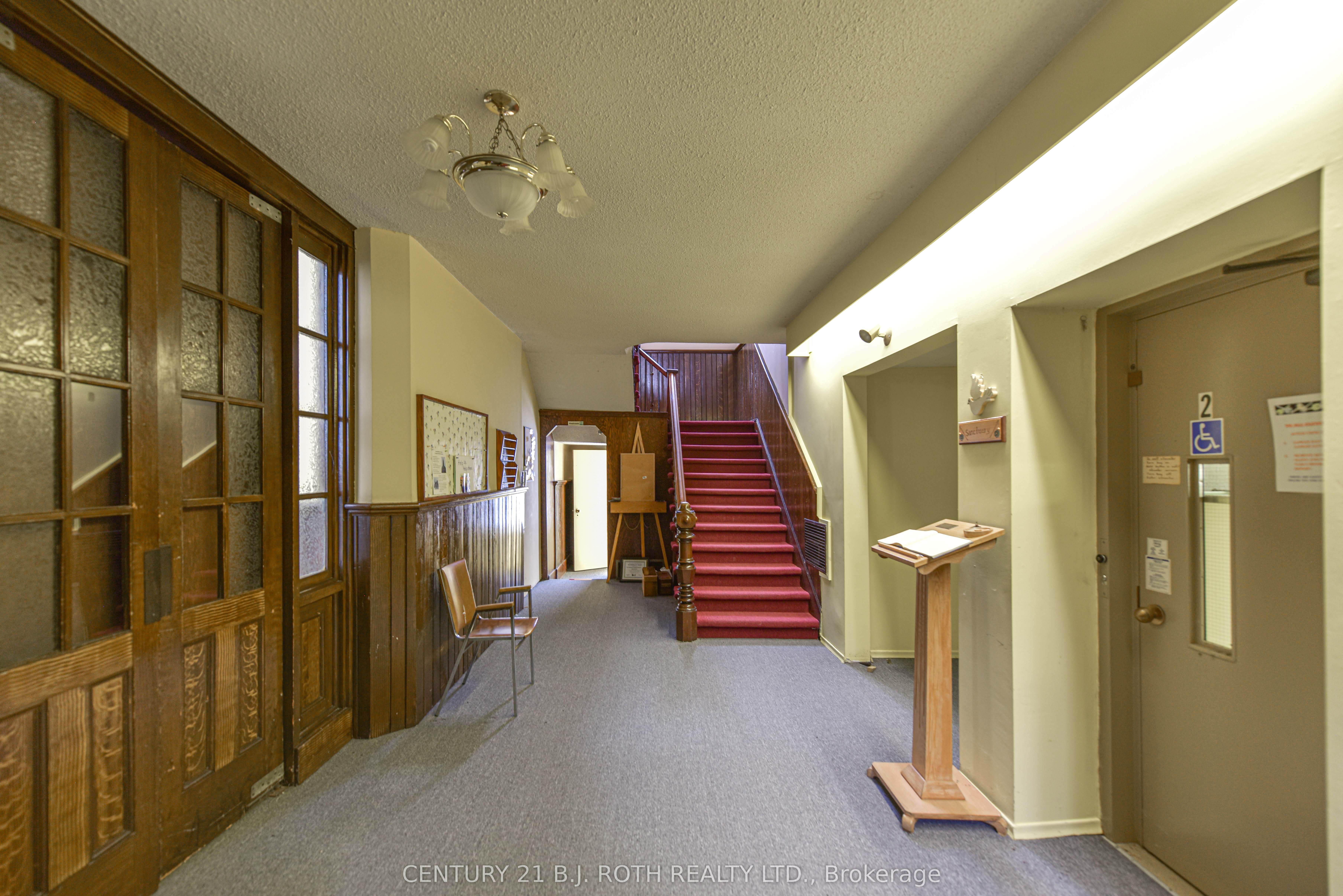 523 Simcoe Street Property Photo 22