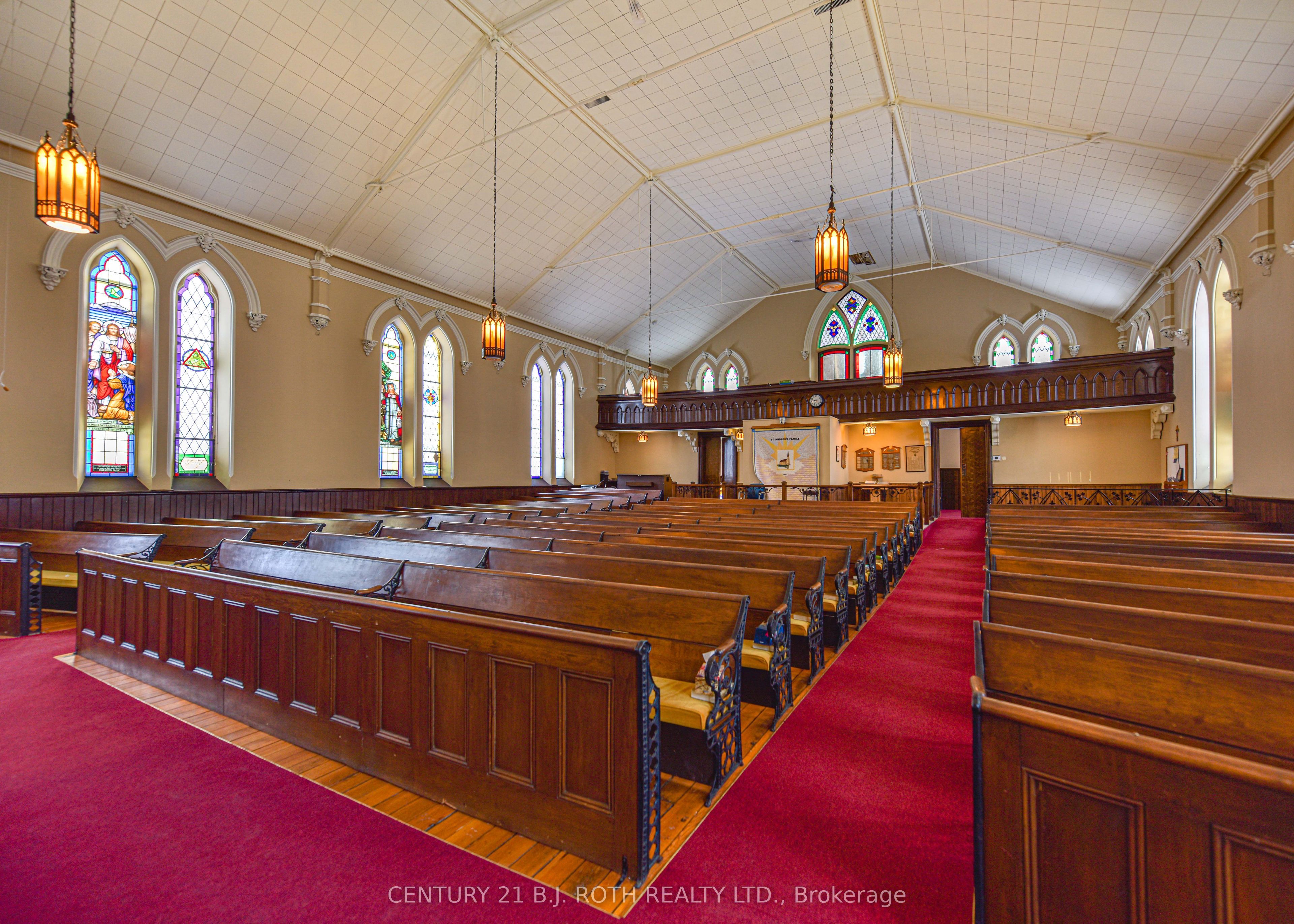 523 Simcoe Street Property Photo 28