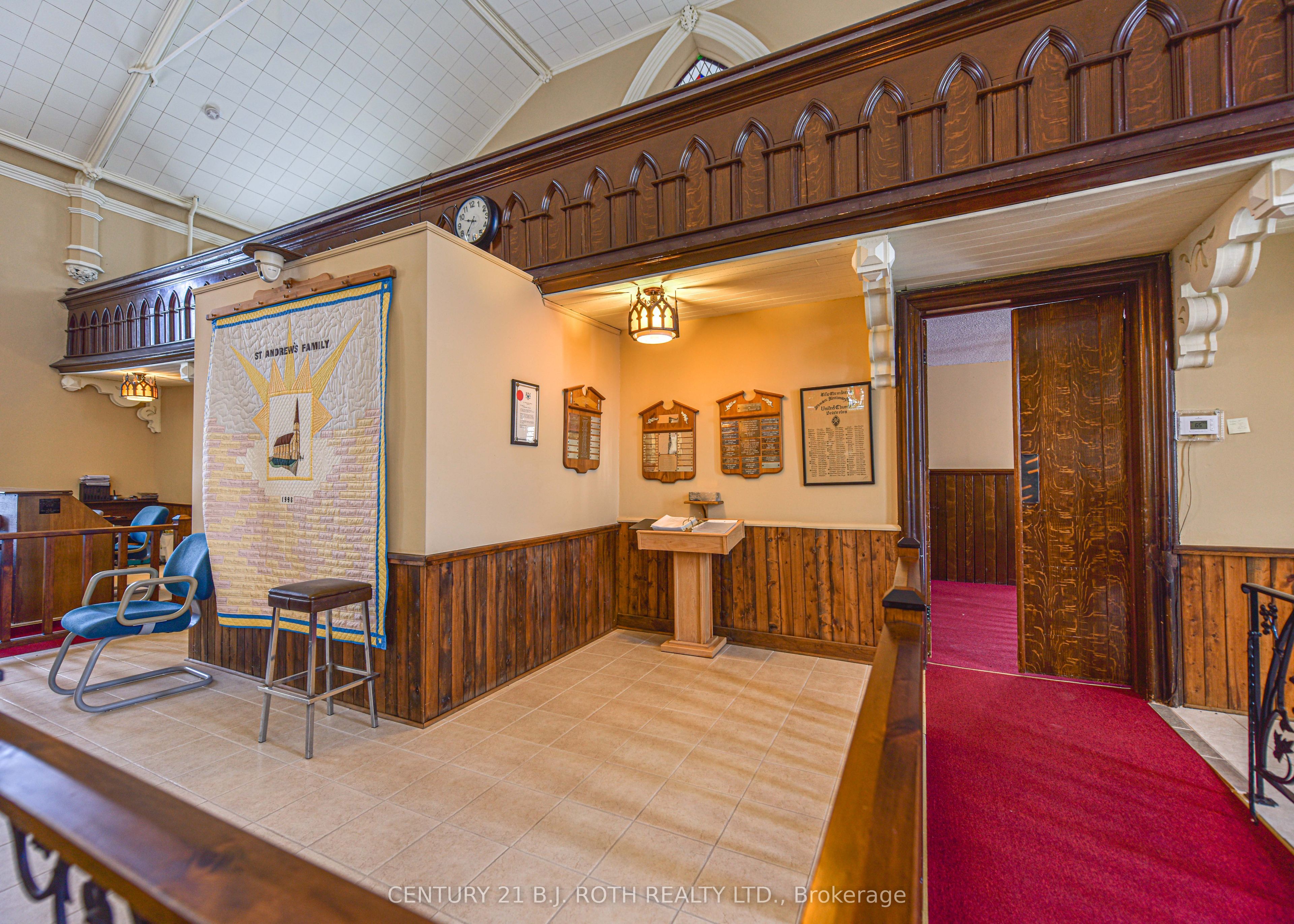 523 Simcoe Street Property Photo 29