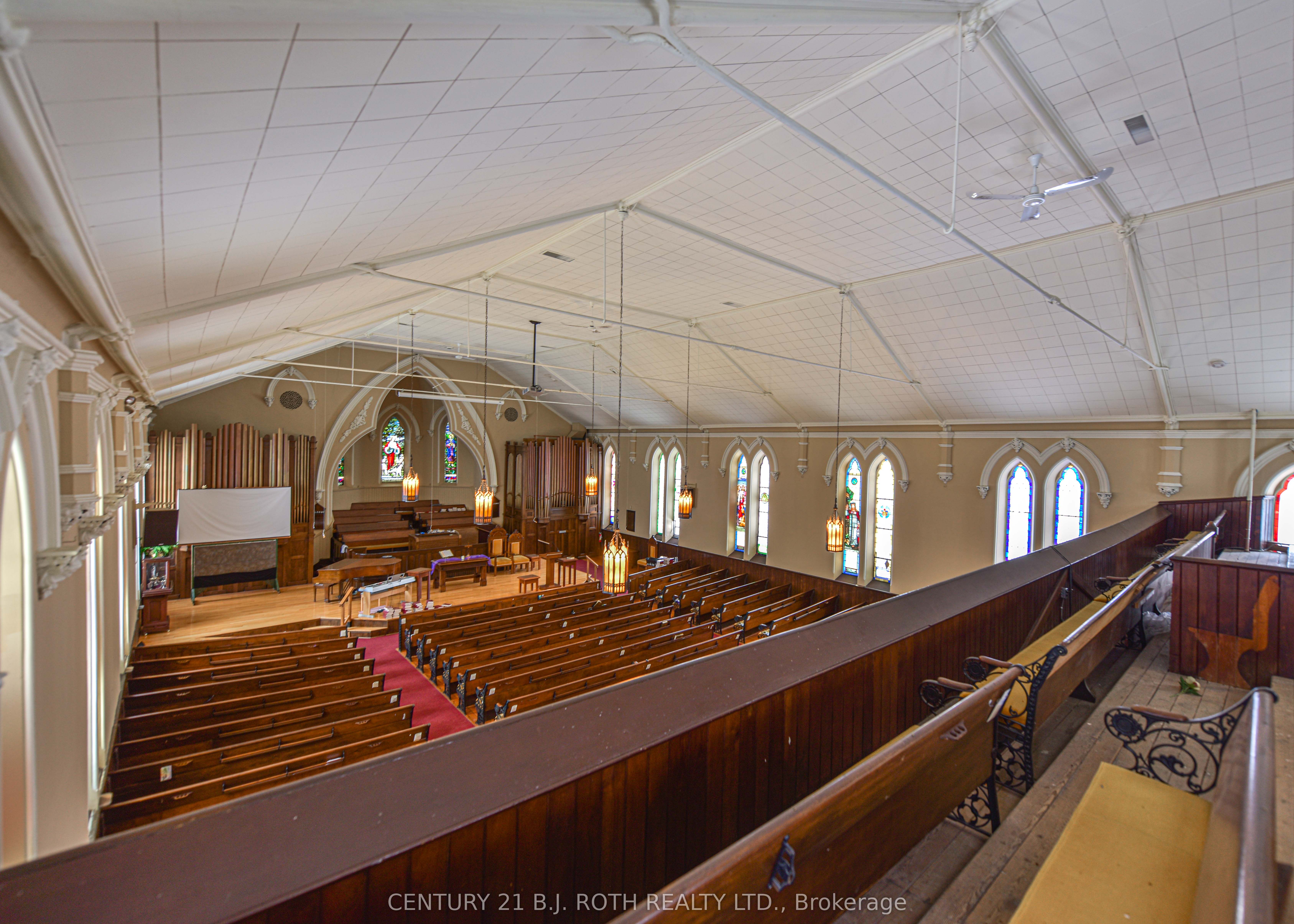 523 Simcoe Street Property Photo 34
