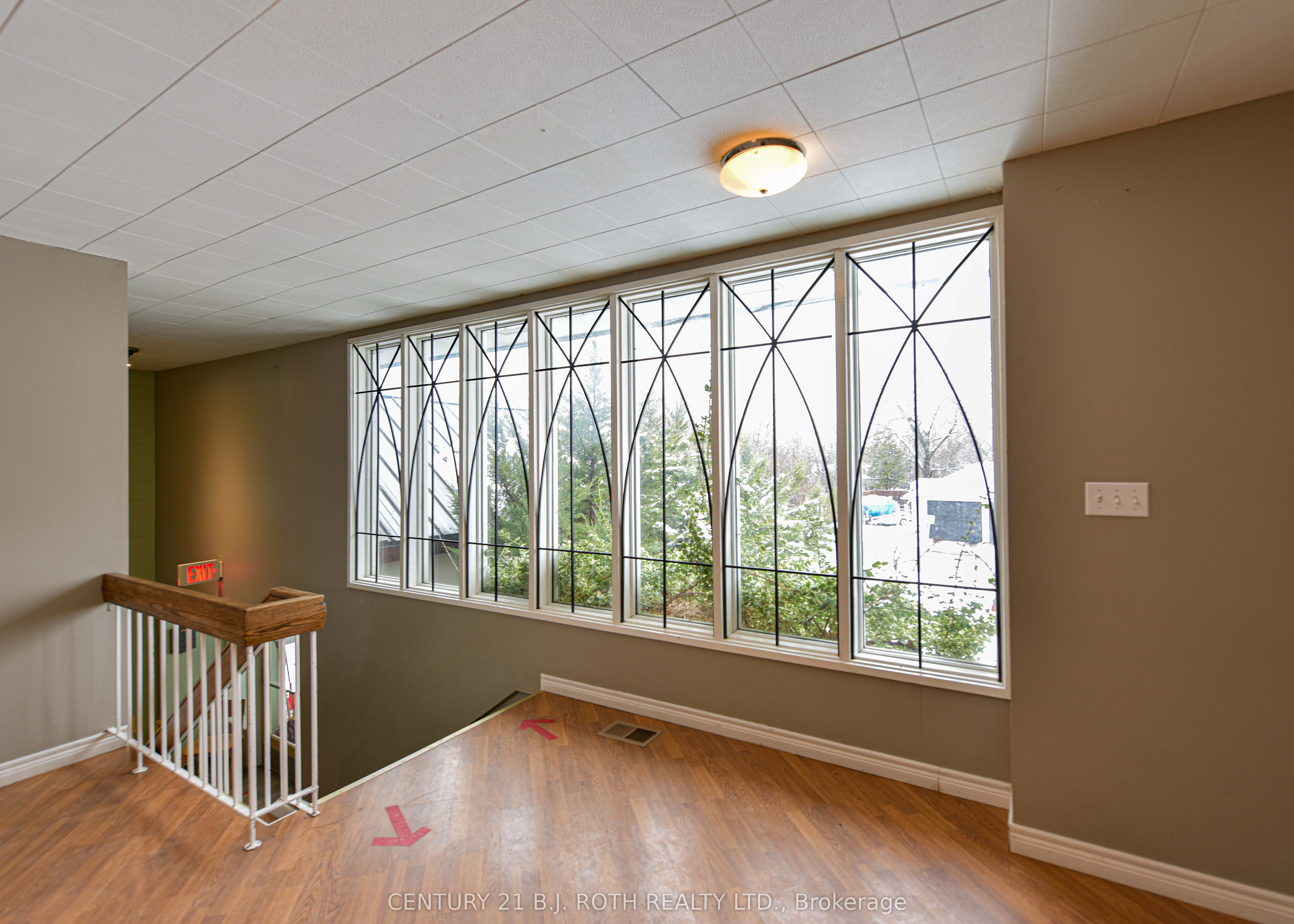 523 Simcoe Street Property Photo 36
