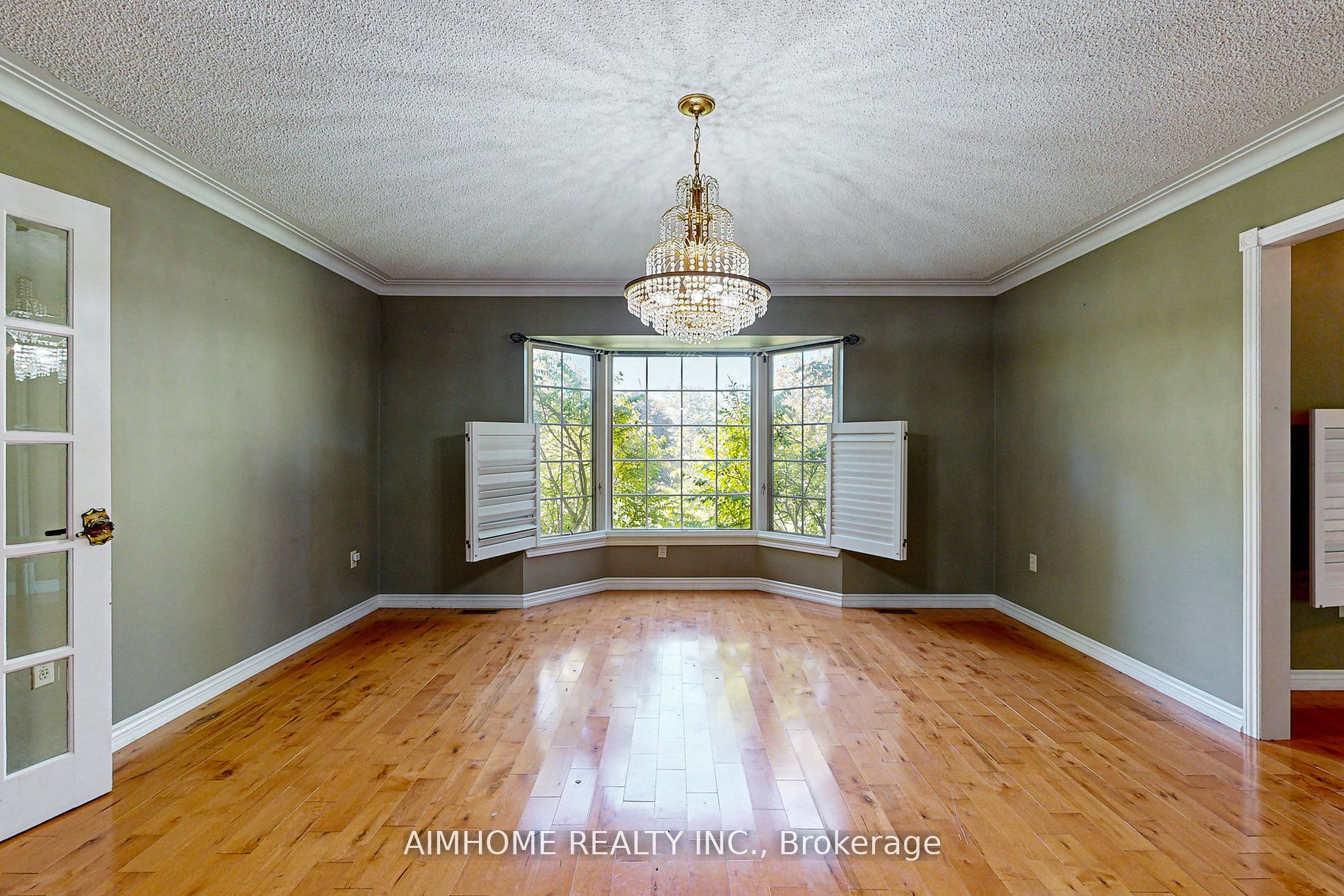 12301 Keele Street Property Photo 6