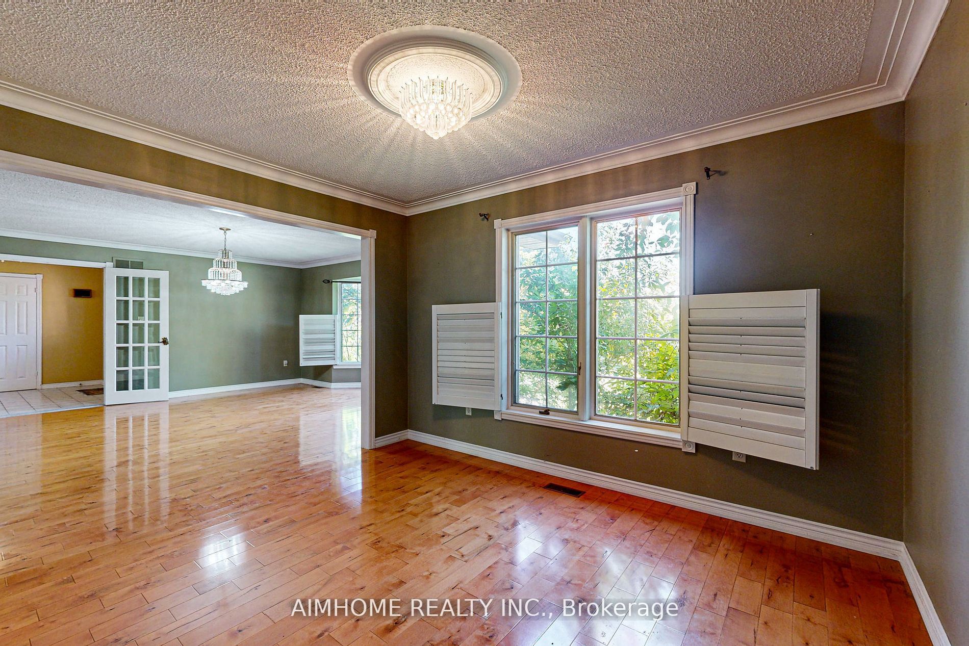 12301 Keele Street Property Photo 7