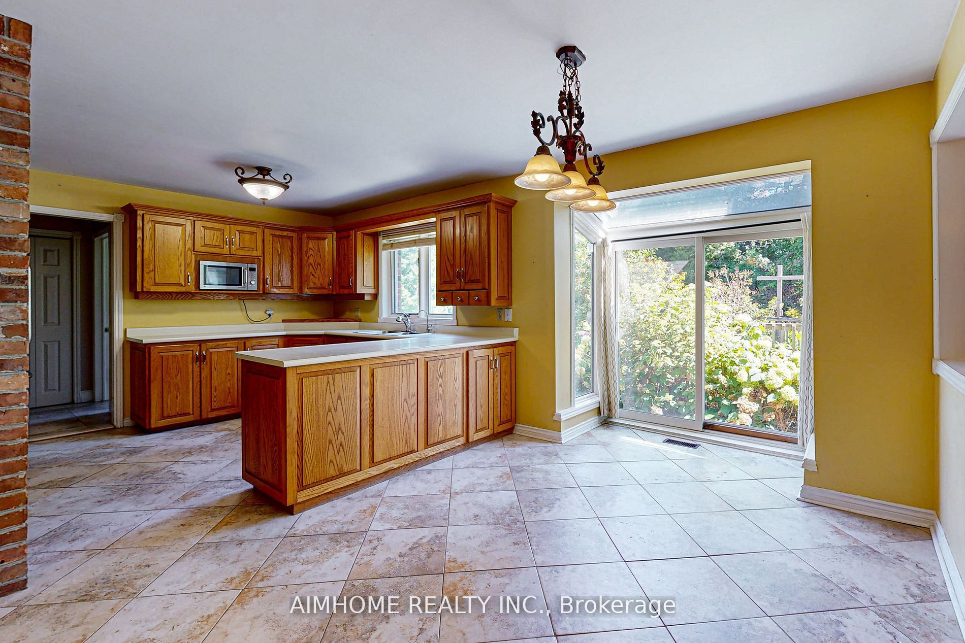 12301 Keele Street Property Photo 9