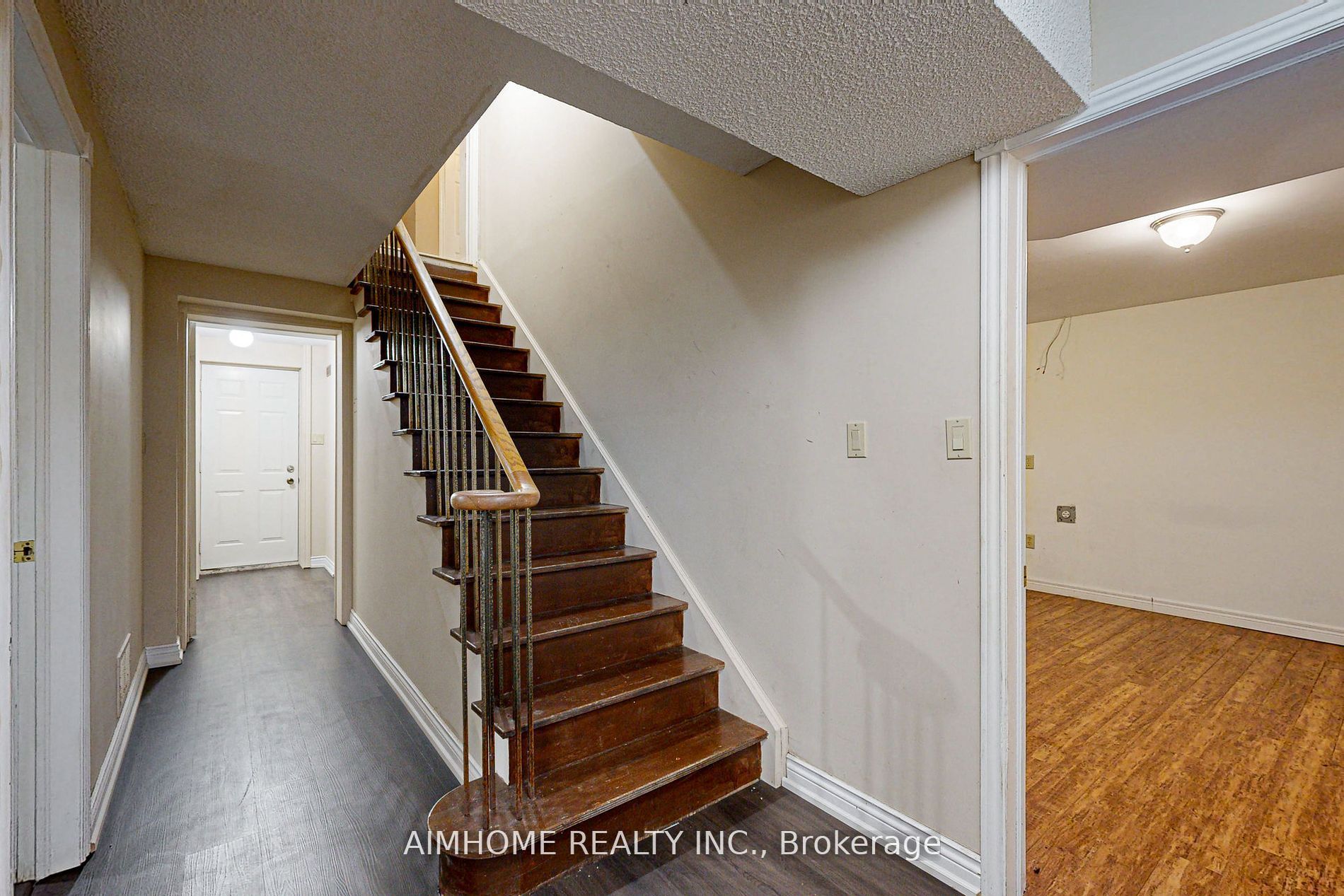 12301 Keele Street Property Photo 19
