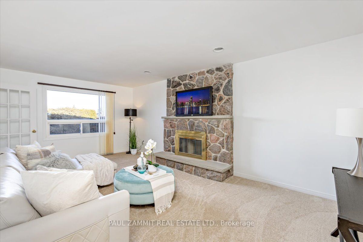 16 Parklawn Crescent Property Photo 14