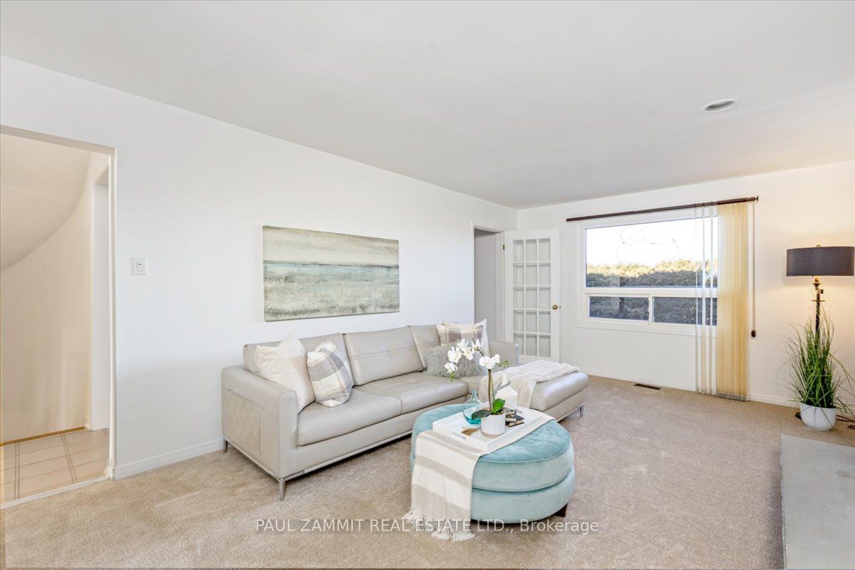 16 Parklawn Crescent Property Photo 15
