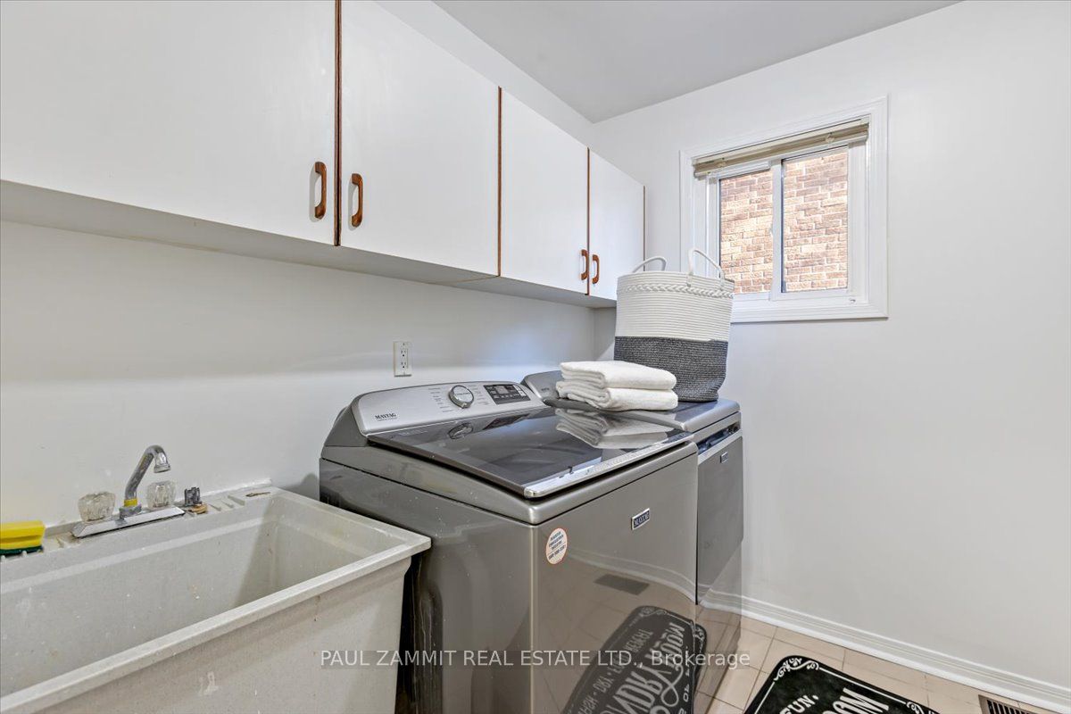 16 Parklawn Crescent Property Photo 17