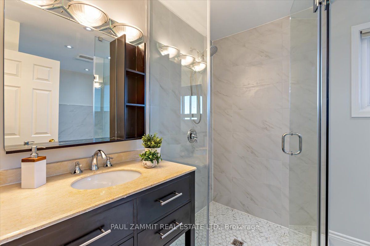 16 Parklawn Crescent Property Photo 23