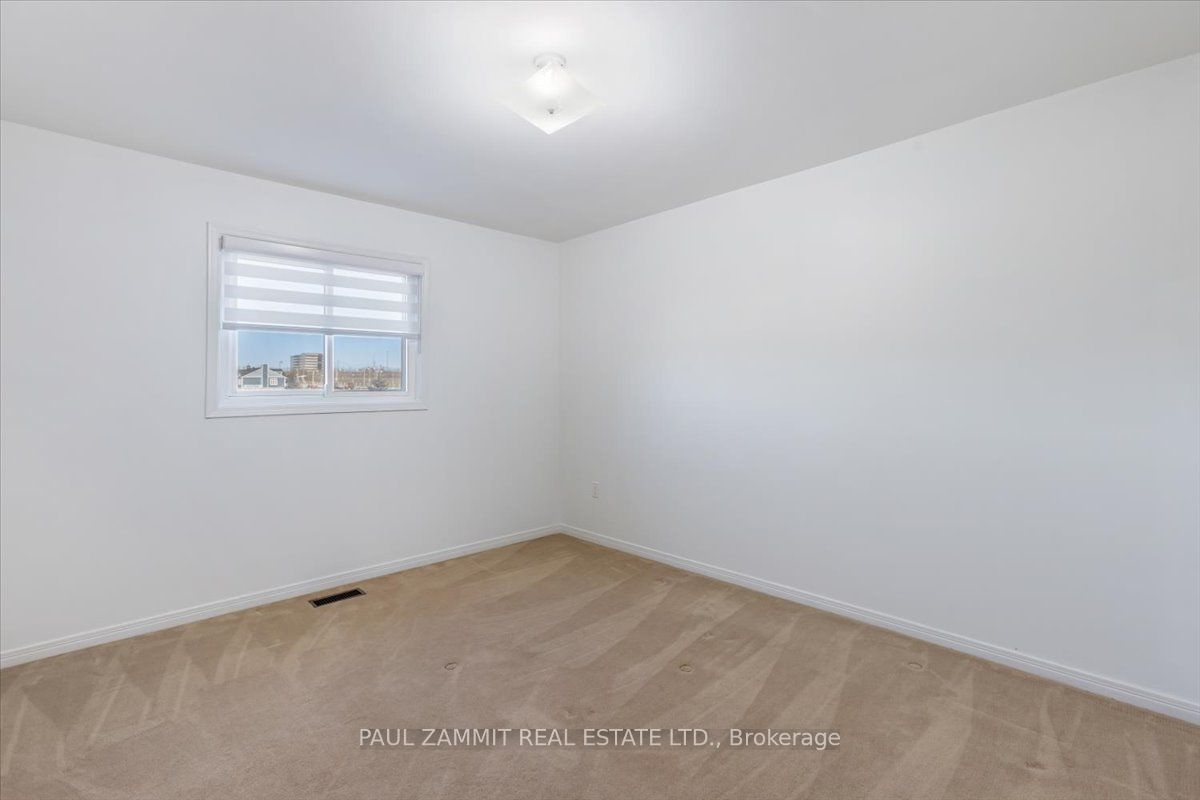 16 Parklawn Crescent Property Photo 26