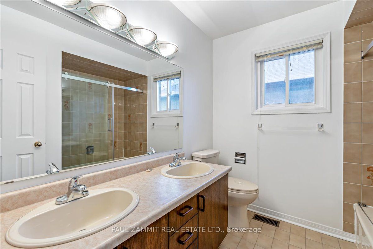 16 Parklawn Crescent Property Photo 27
