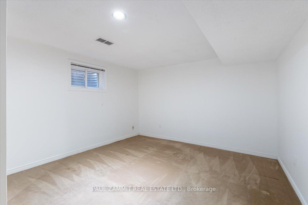 16 Parklawn Crescent Property Photo 32