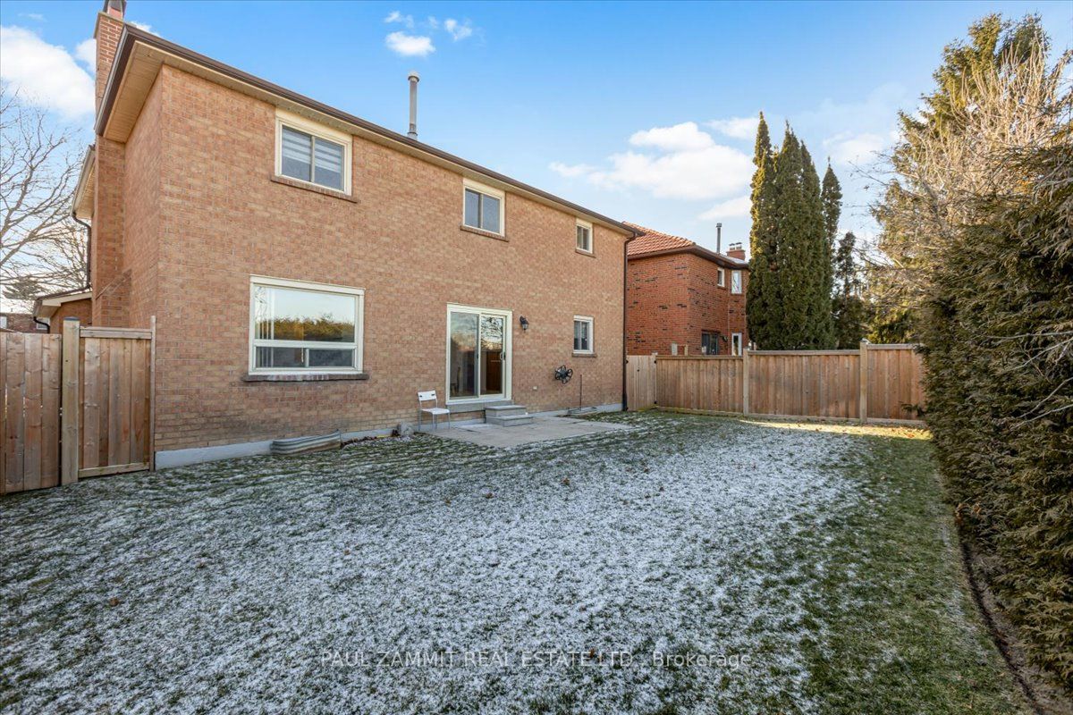 16 Parklawn Crescent Property Photo 35