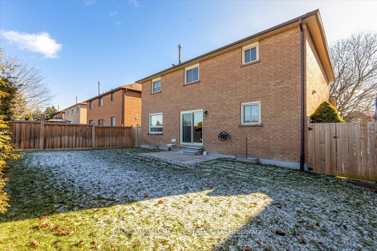 16 Parklawn Crescent Property Photo 36