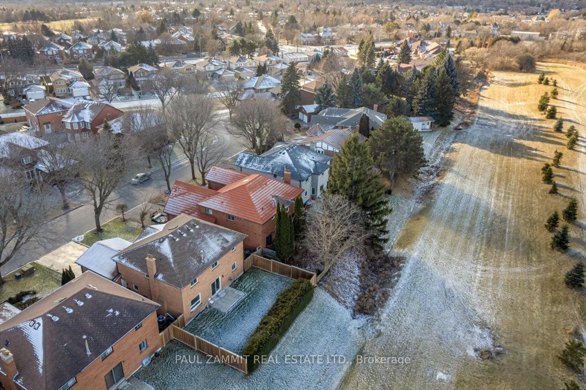 16 Parklawn Crescent Property Photo 39