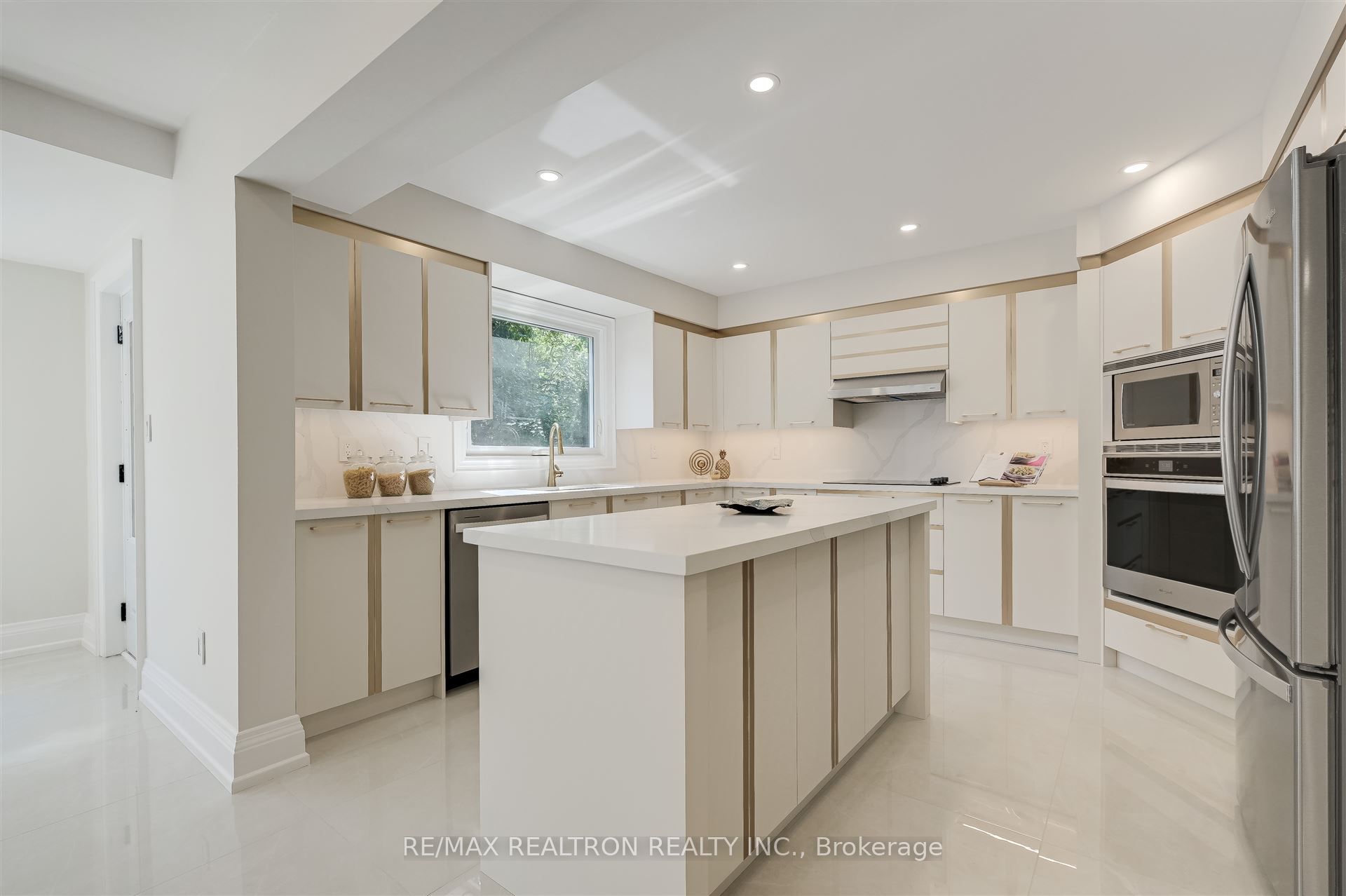 622 Lyman Boulevard Property Photo 11