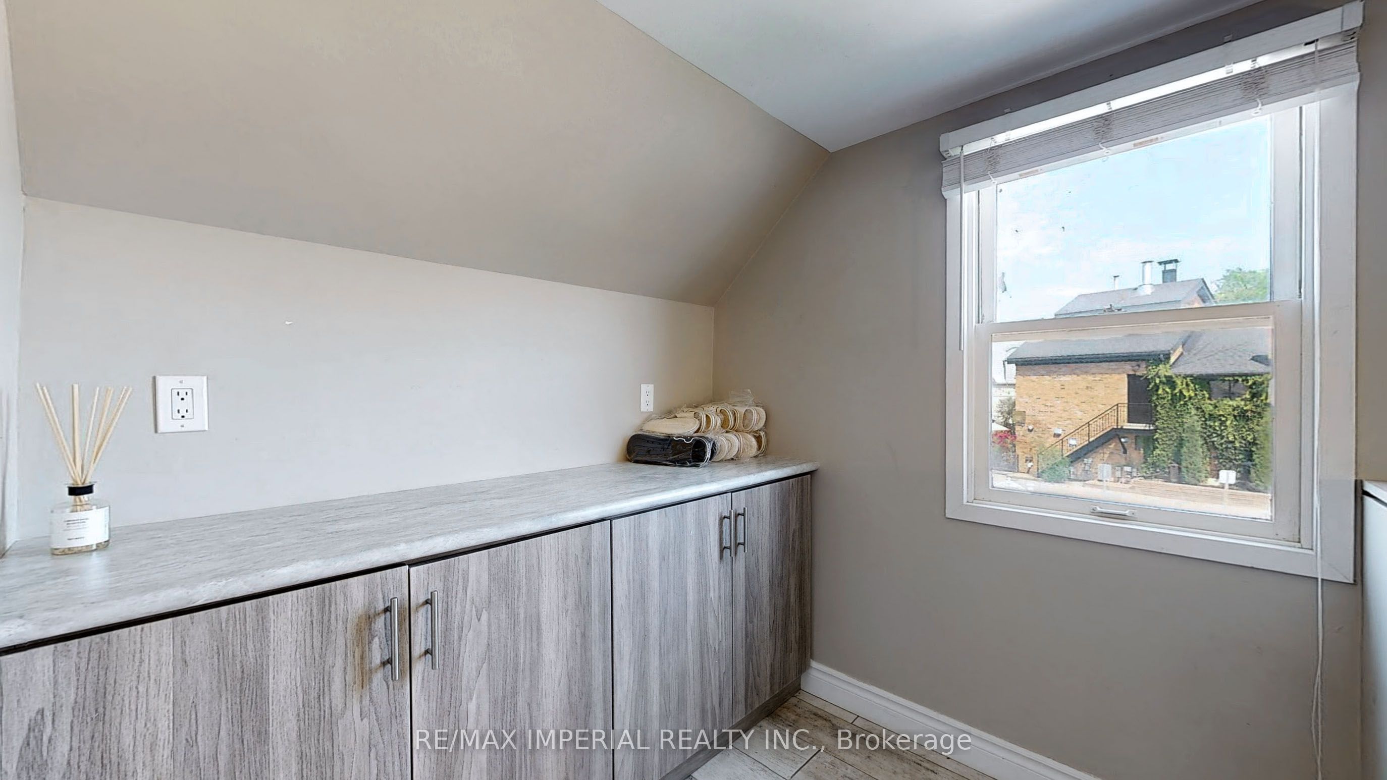 #2nd Flr - 156 Main (unionville) Street Property Photo 7