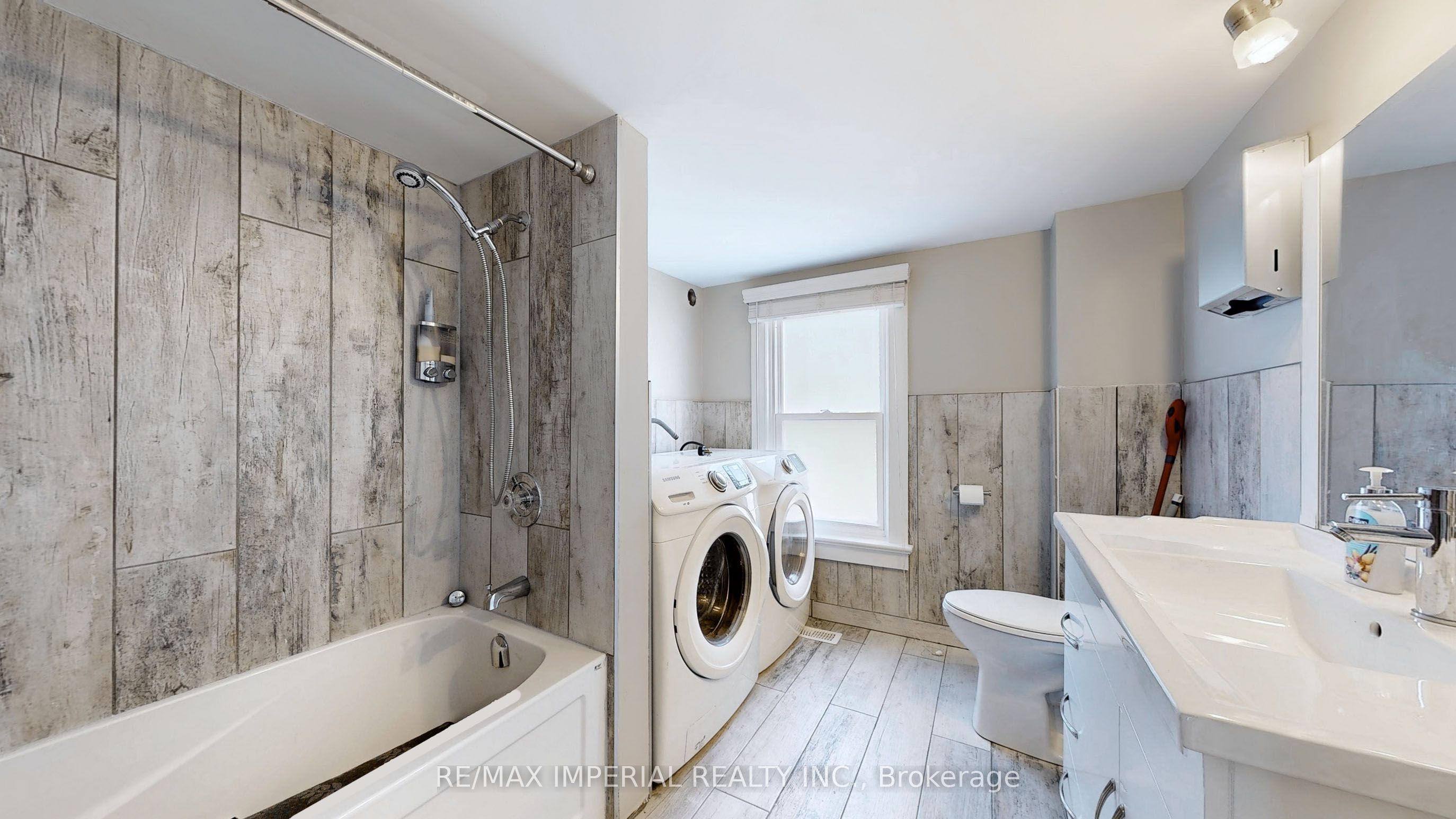 #2nd Flr - 156 Main (unionville) Street Property Photo 12