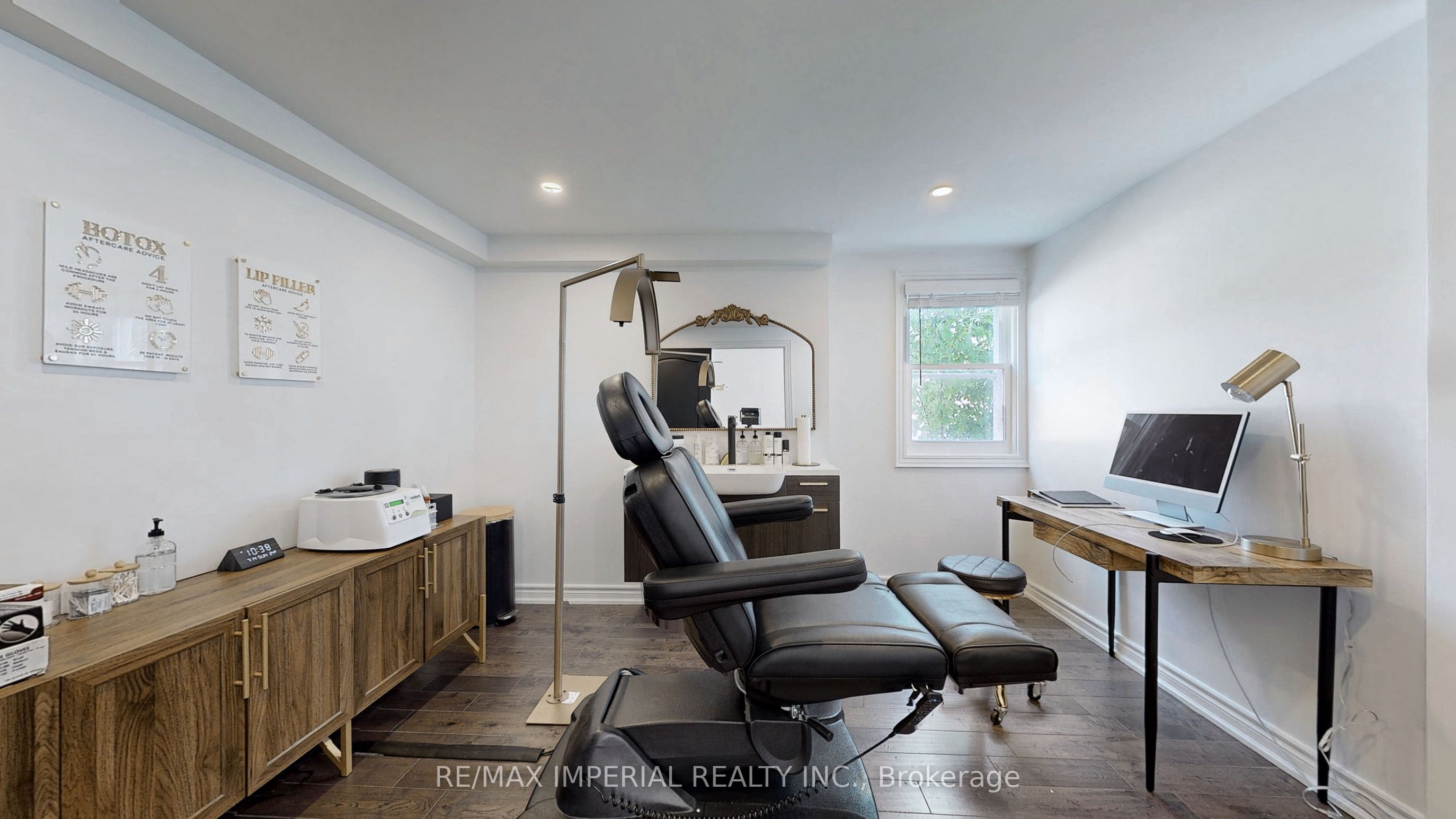 #room1&2 - 156 Main (unionville) Street Property Photo 6