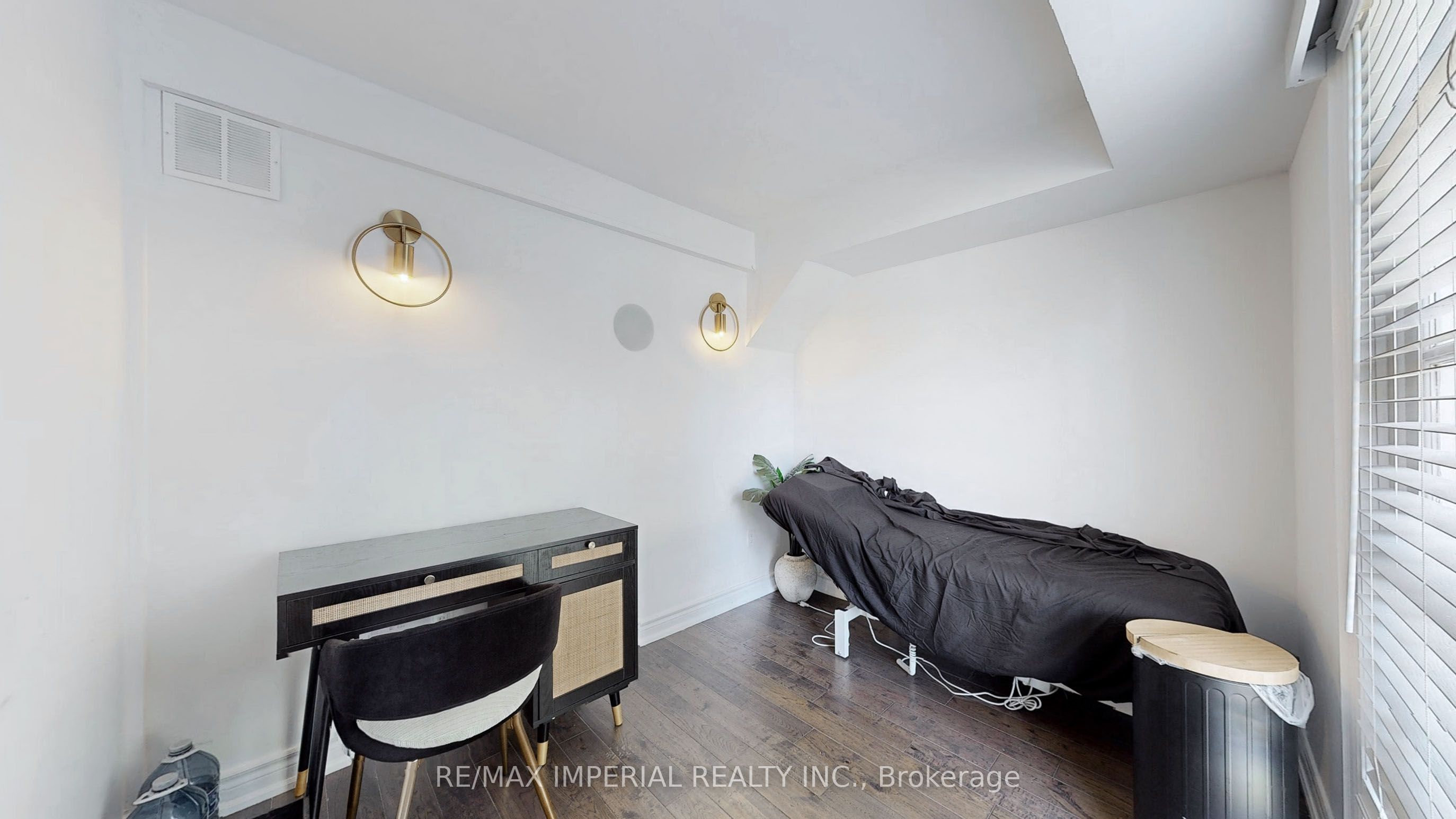 #room1&2 - 156 Main (unionville) Street Property Photo 7