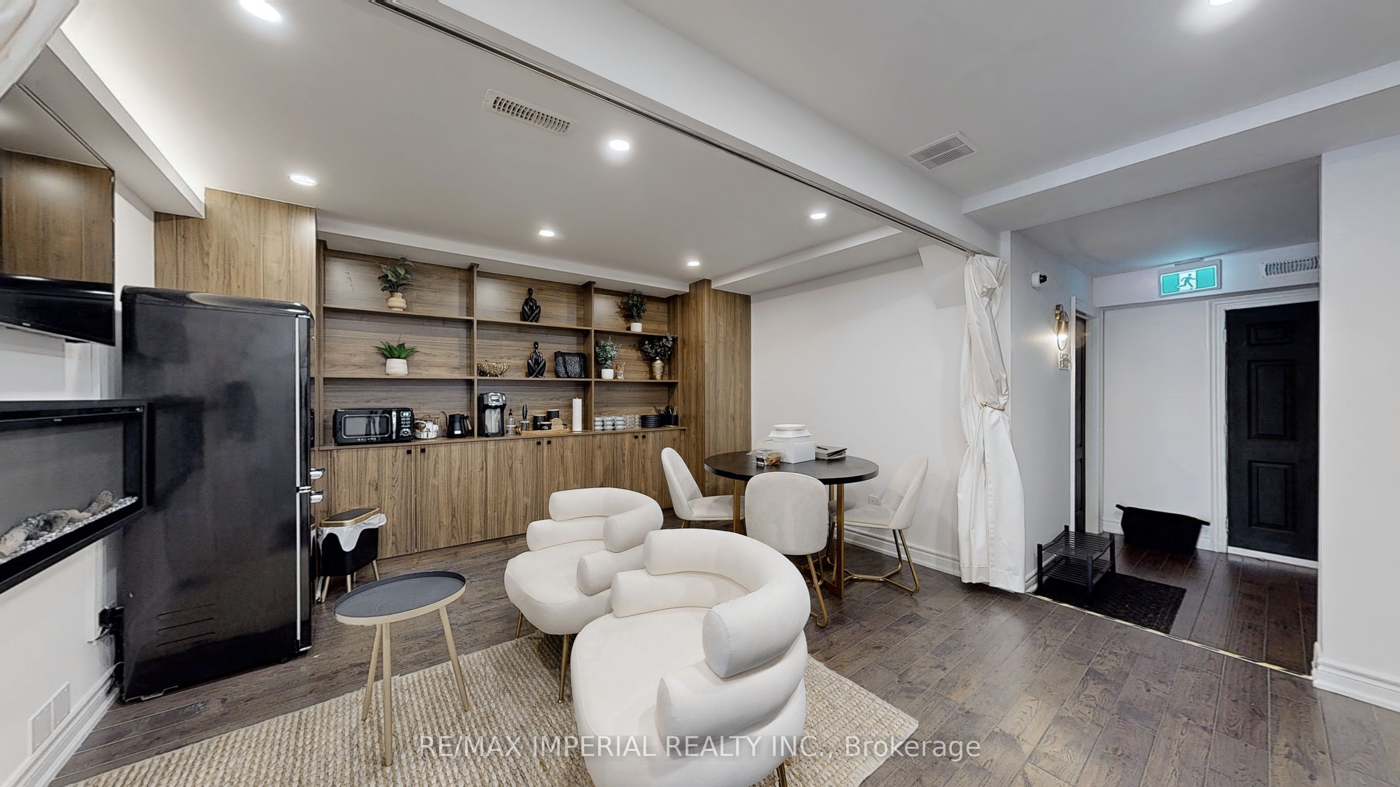 #room1&2 - 156 Main (unionville) Street Property Photo 12