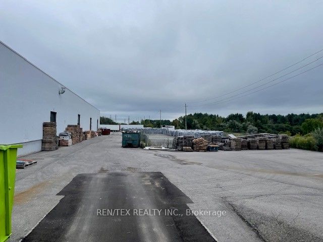 #4 - 402 Mulock Drive Property Photo 1