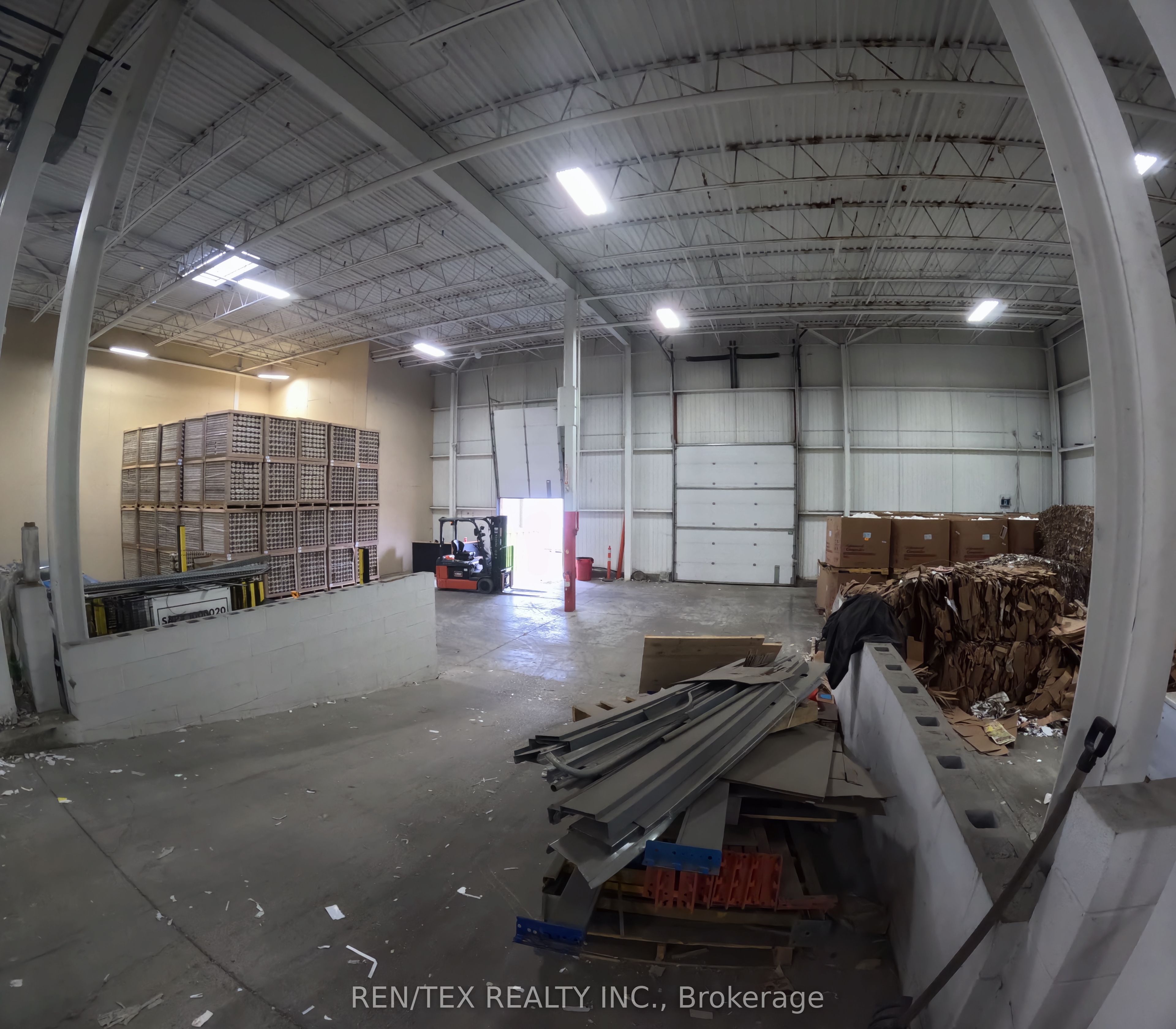 #4 - 402 Mulock Drive Property Photo 5