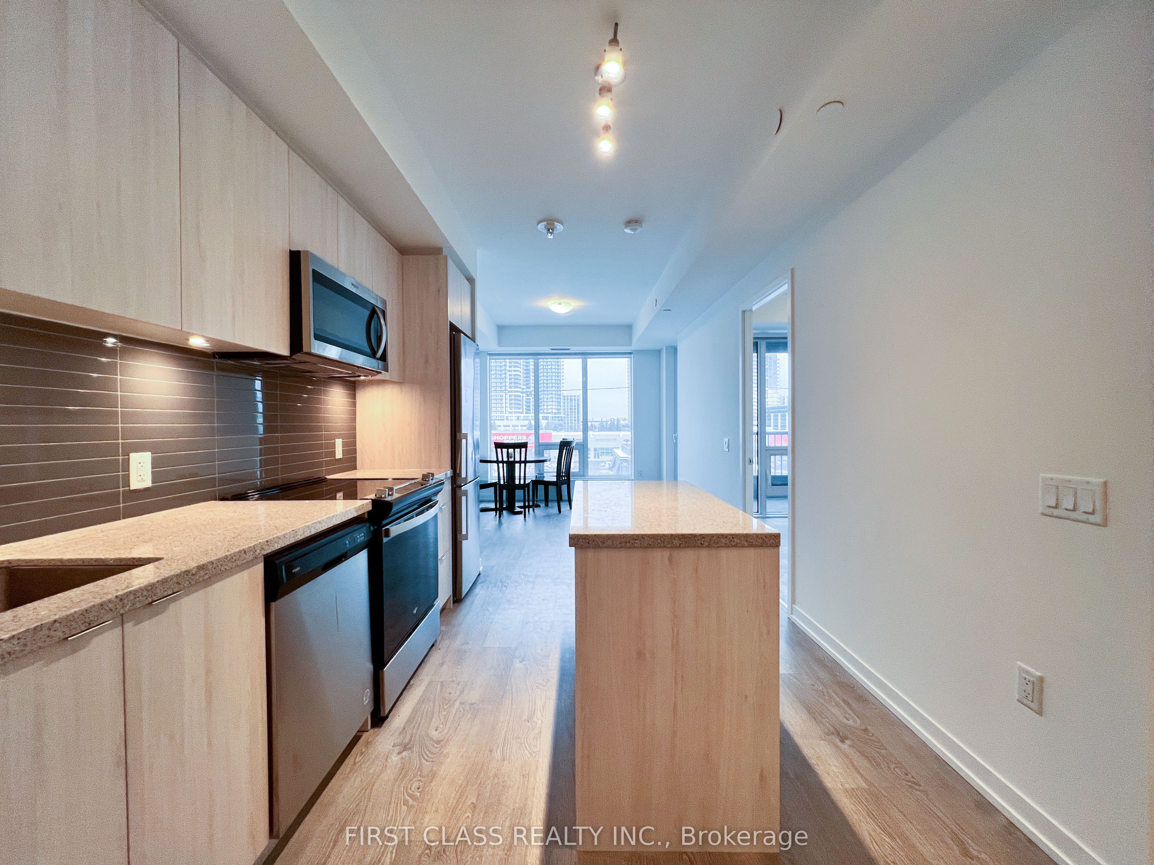 #318 - 8868 Yonge Street Property Photo 7