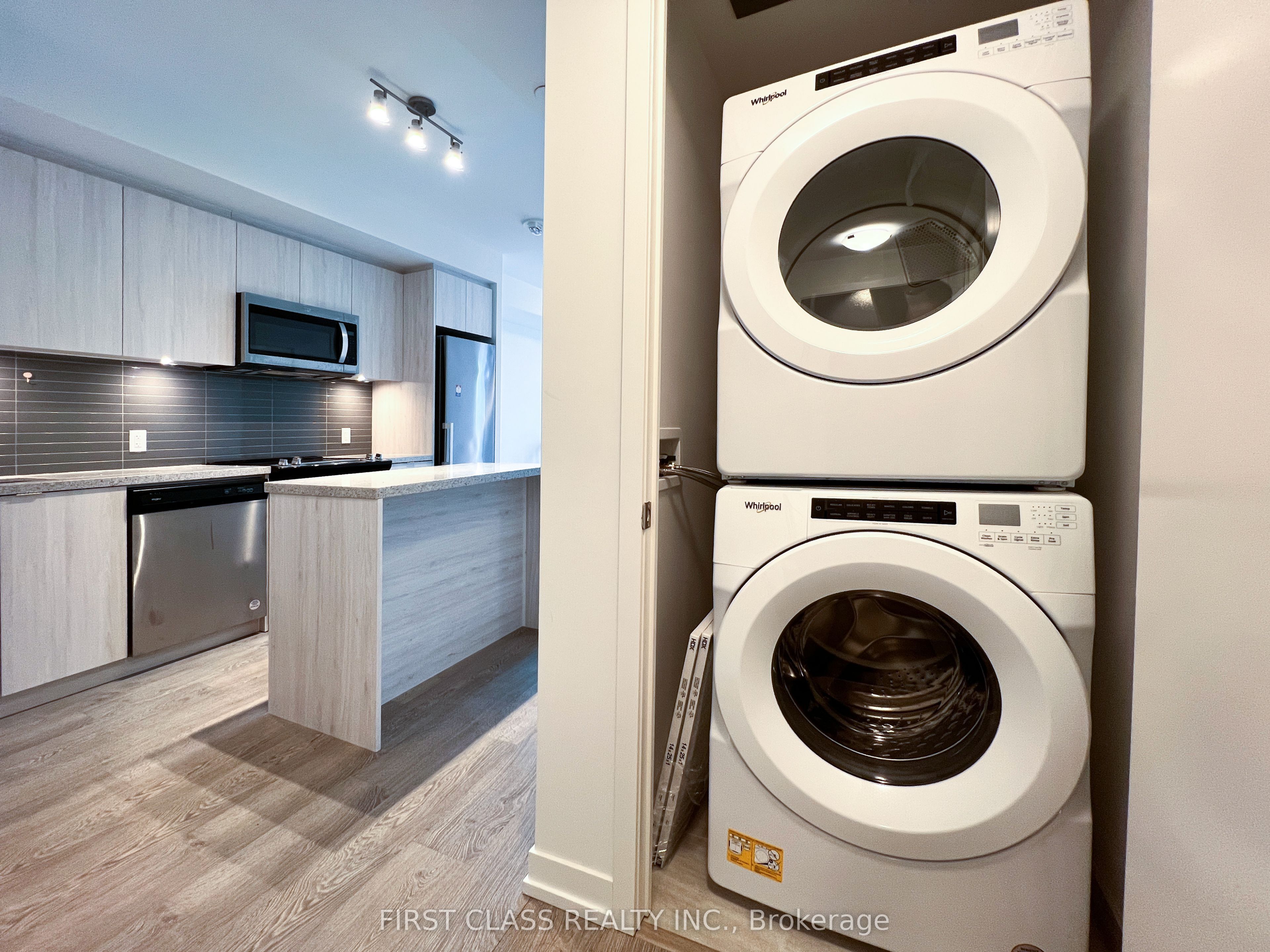 #318 - 8868 Yonge Street Property Photo 12