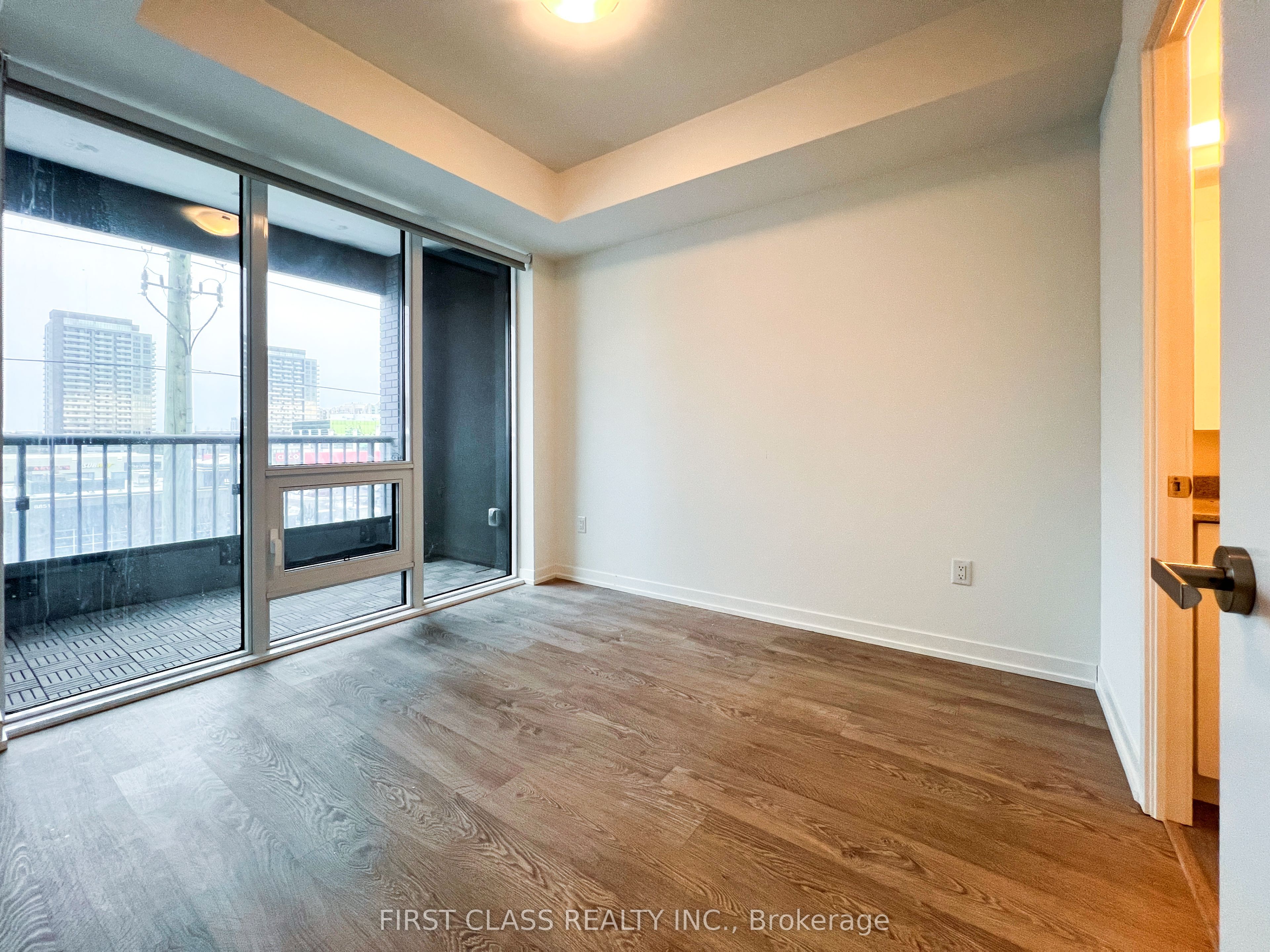 #318 - 8868 Yonge Street Property Photo 14