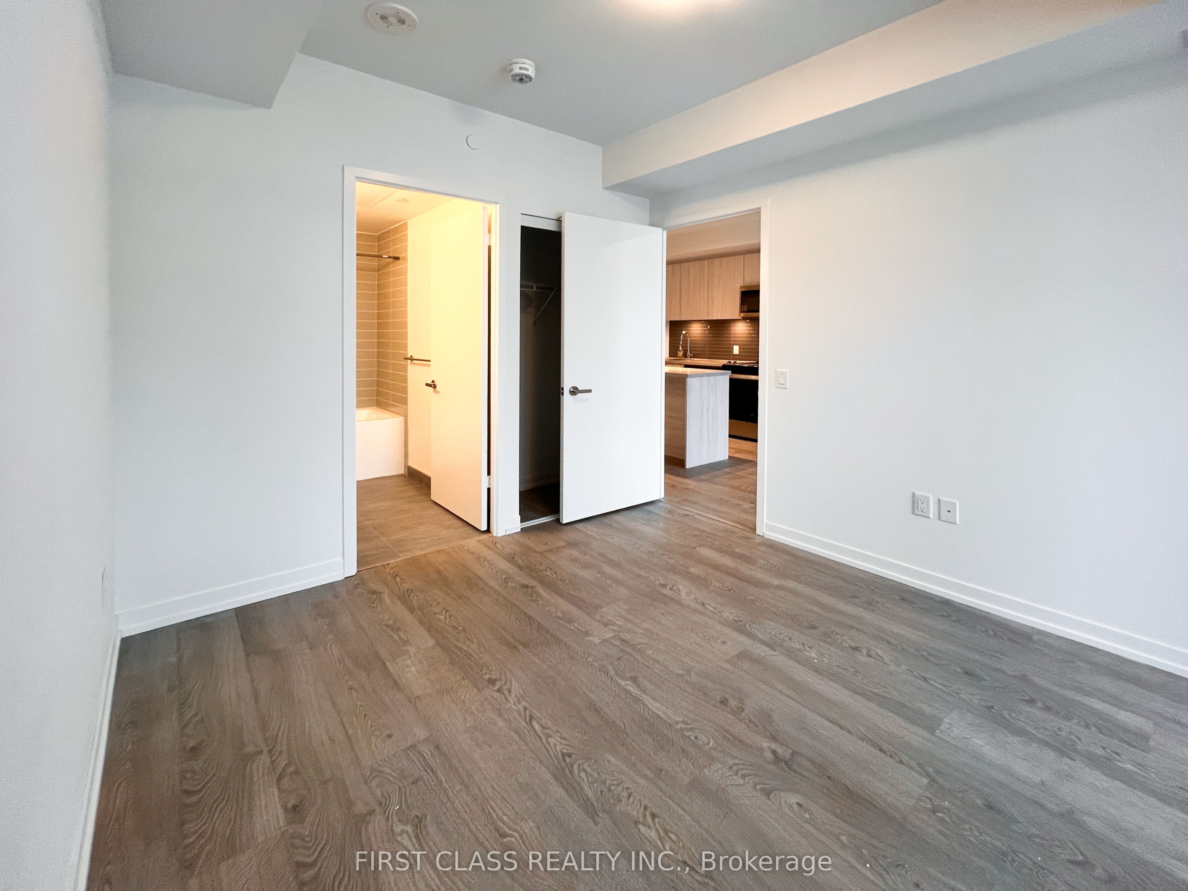 #318 - 8868 Yonge Street Property Photo 16