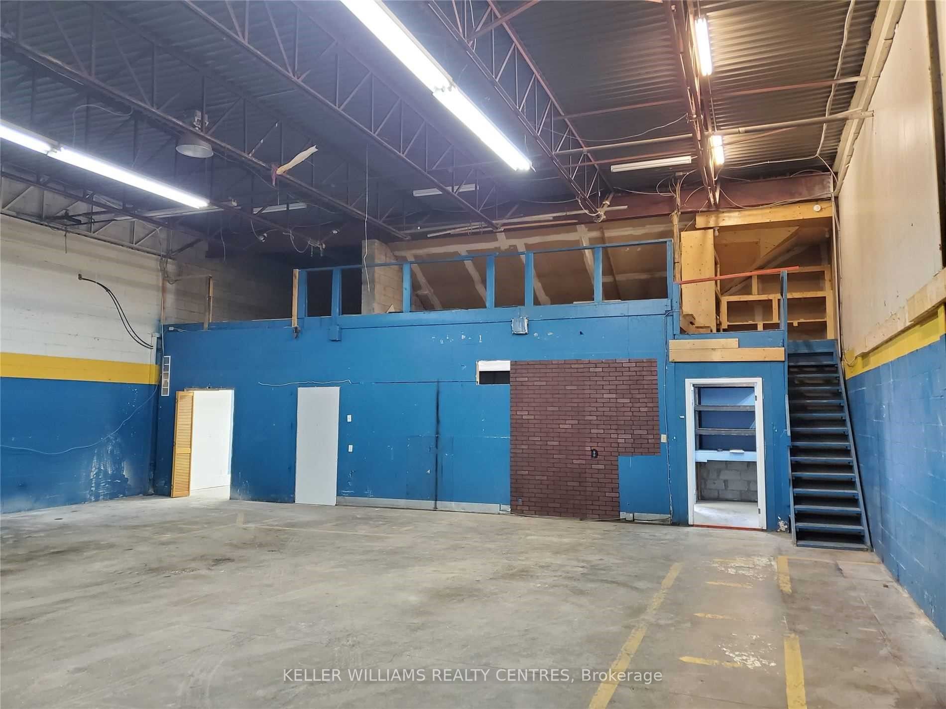#7a - 24707 Woodbine Avenue Property Photo 4