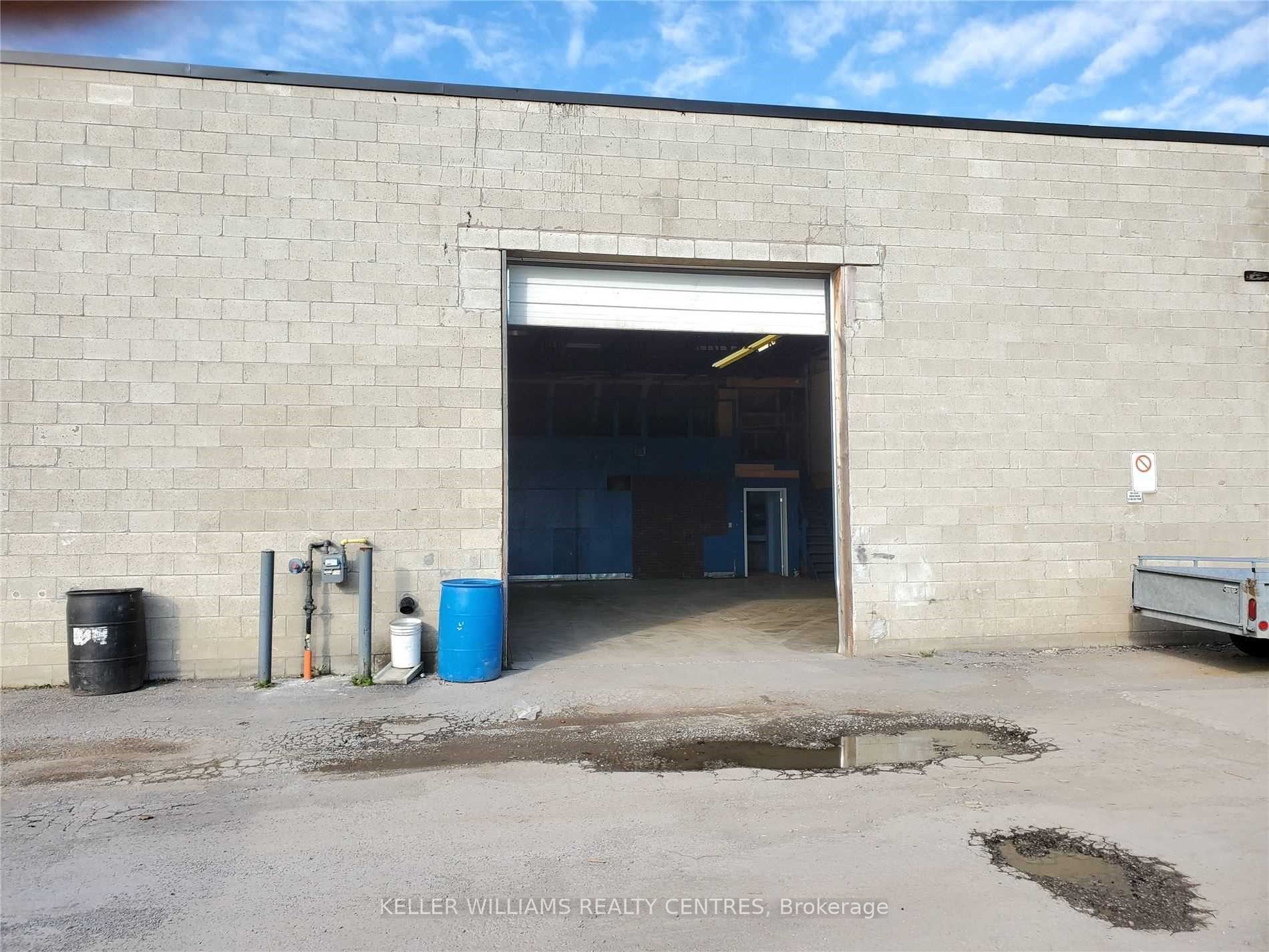 #7a - 24707 Woodbine Avenue Property Photo 7