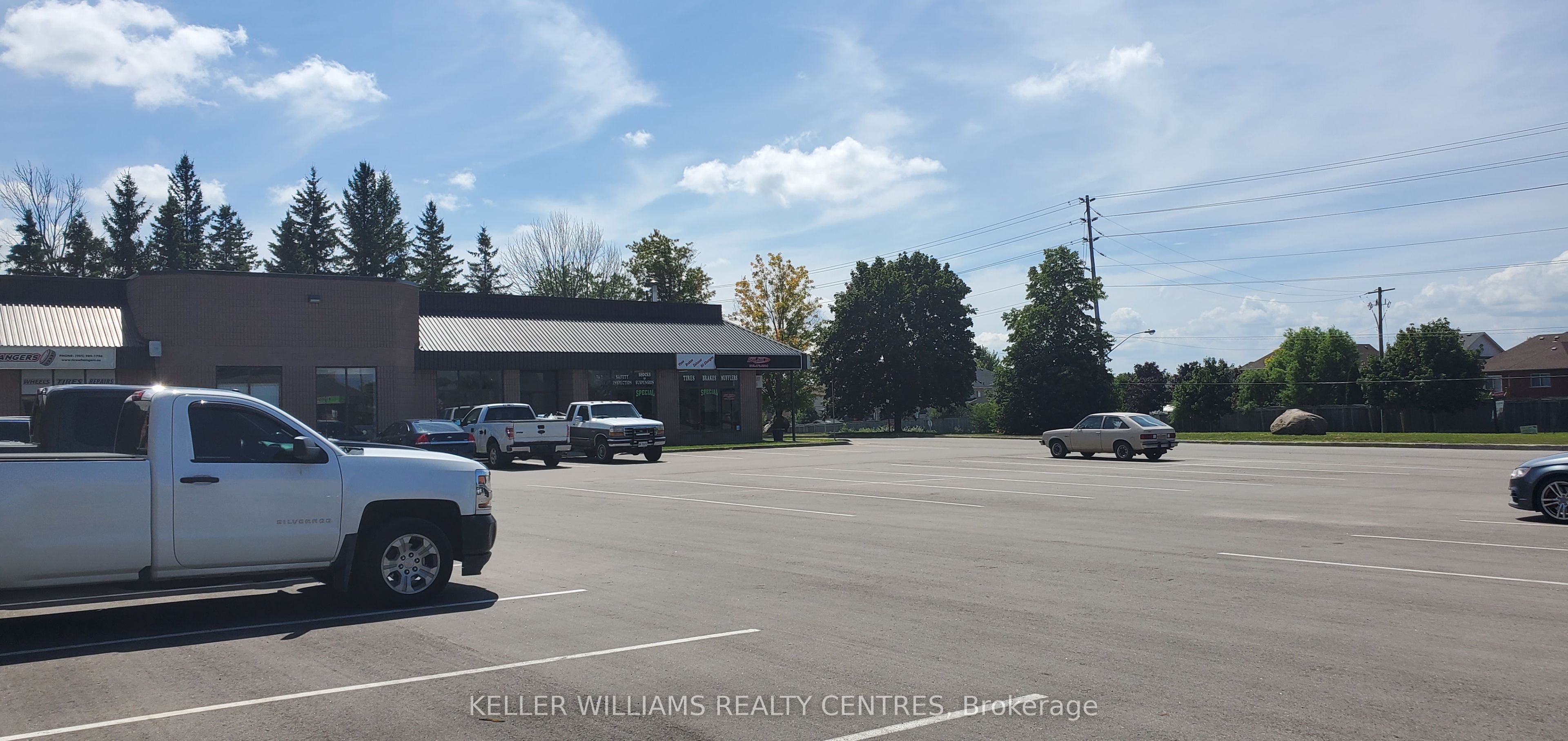 #6 - 24707 Woodbine Avenue Property Photo 1