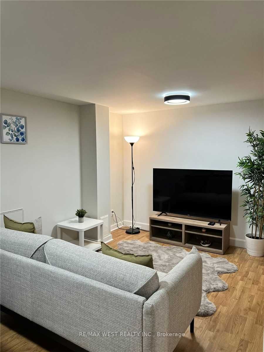 #lower - 23 Gray Crescent Property Photo 1