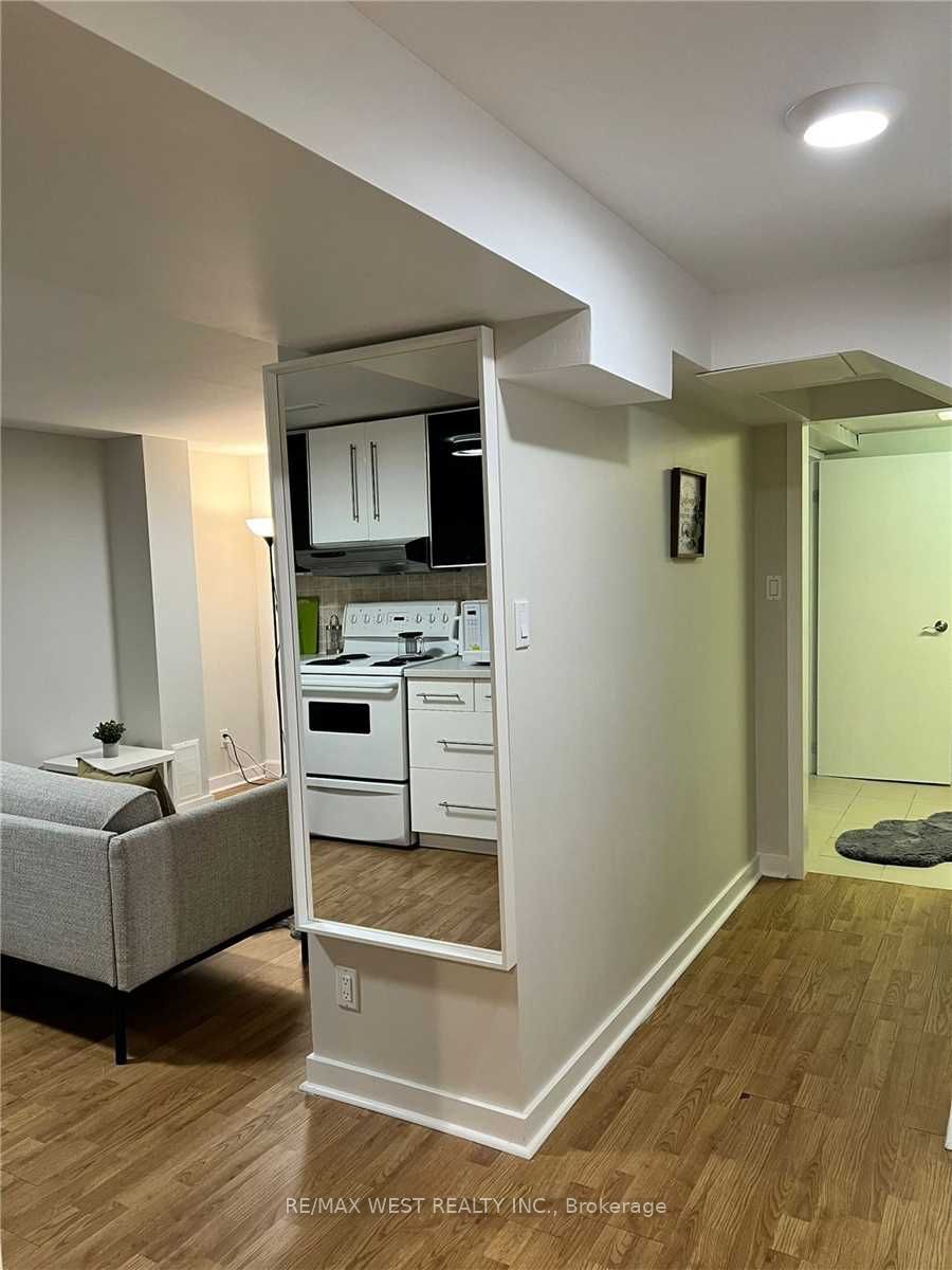 #lower - 23 Gray Crescent Property Photo 2