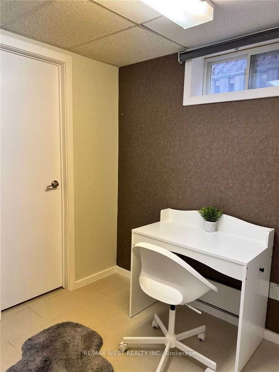 #lower - 23 Gray Crescent Property Photo 8
