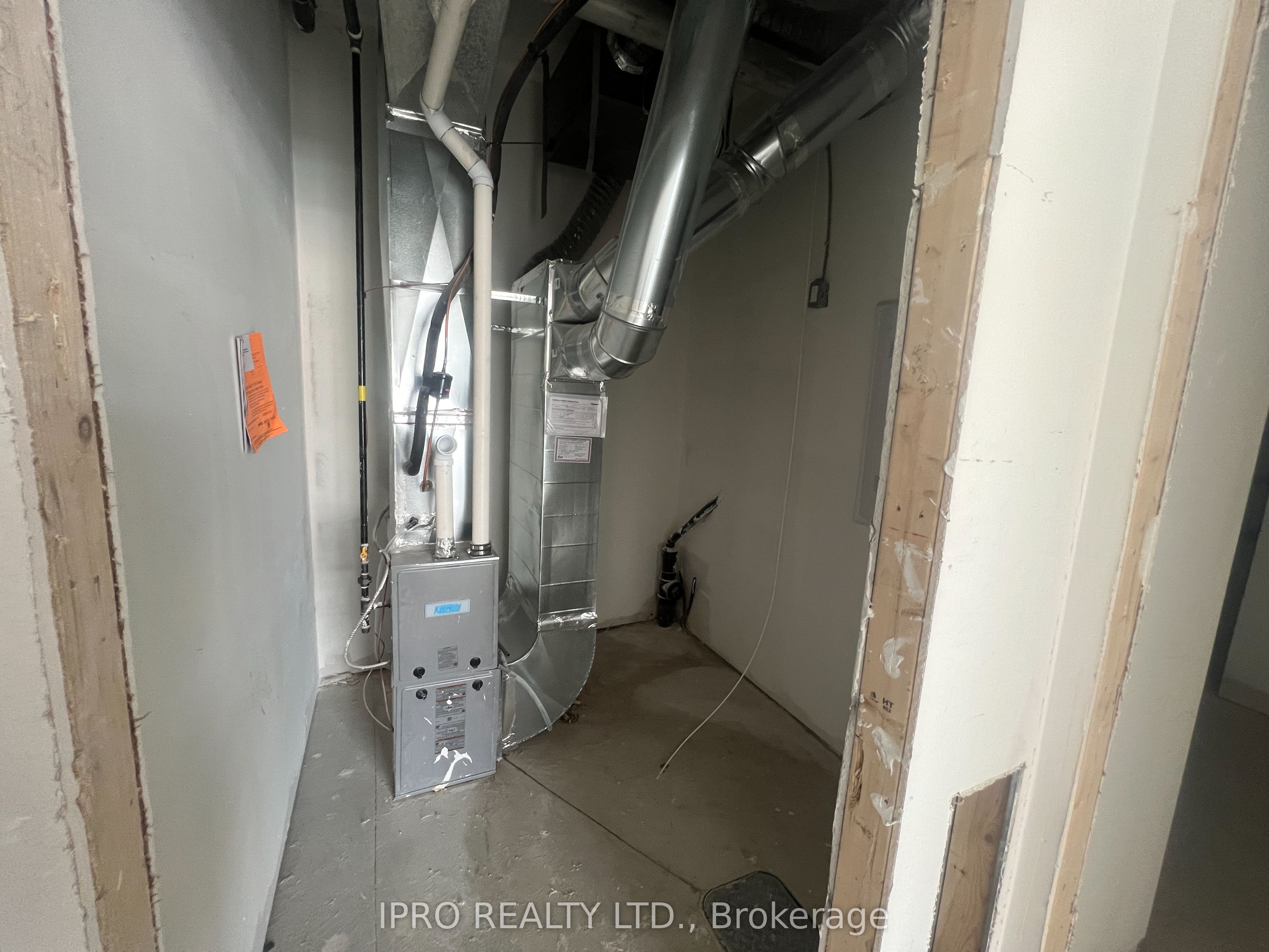 #8 - 220 Dissette Street Property Photo 7