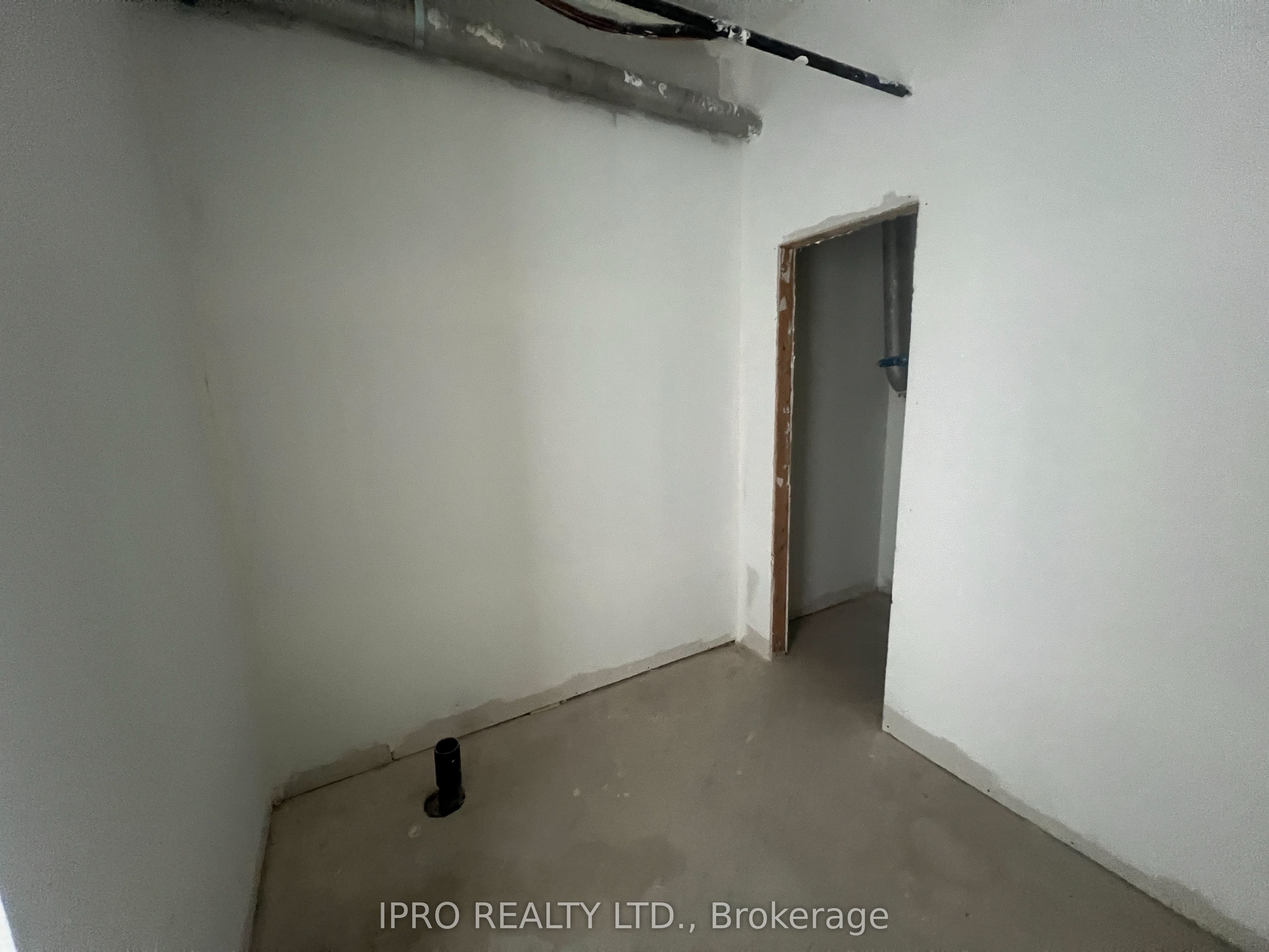 #8 - 220 Dissette Street Property Photo 9