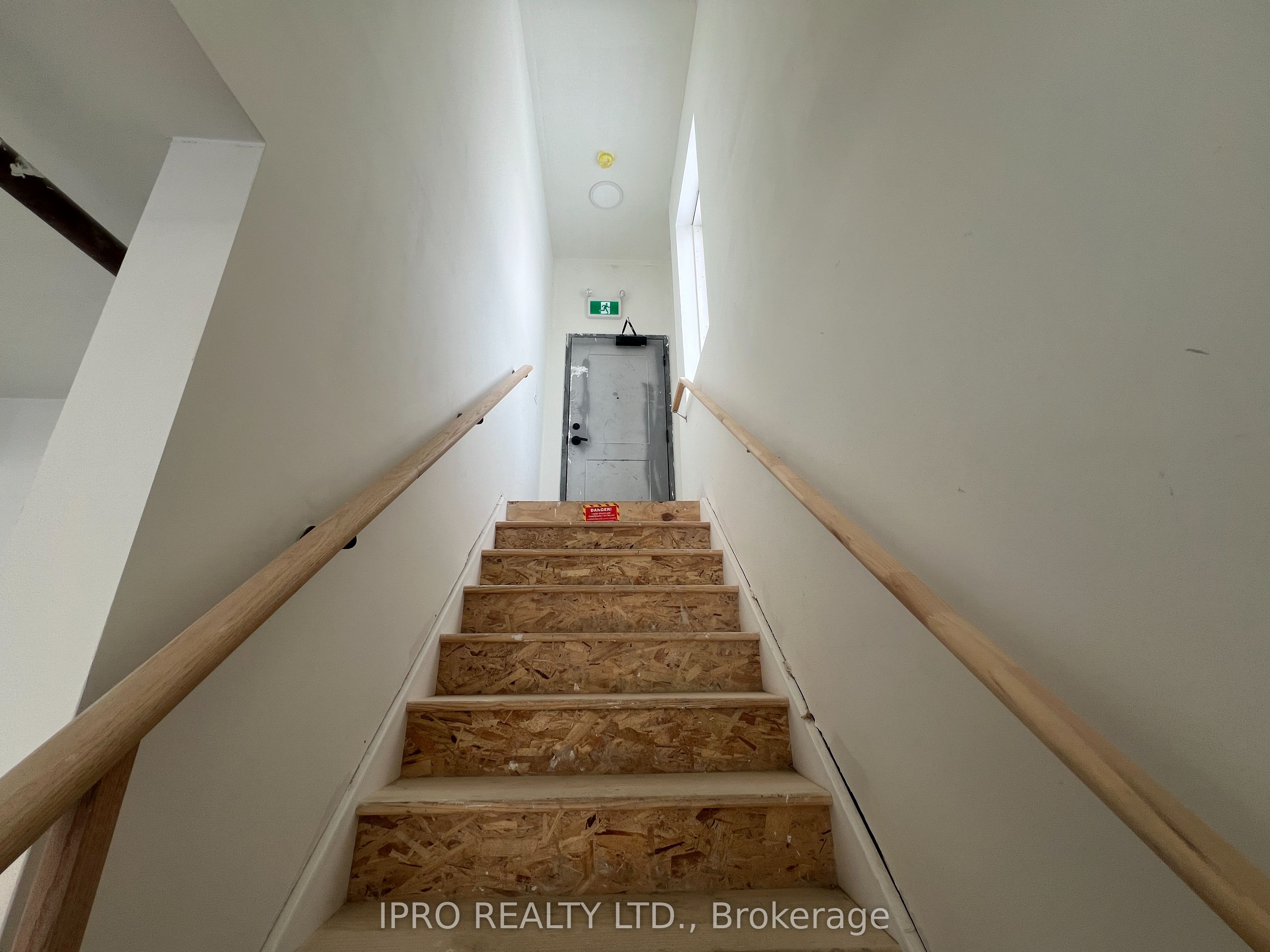 #8 - 220 Dissette Street Property Photo 11
