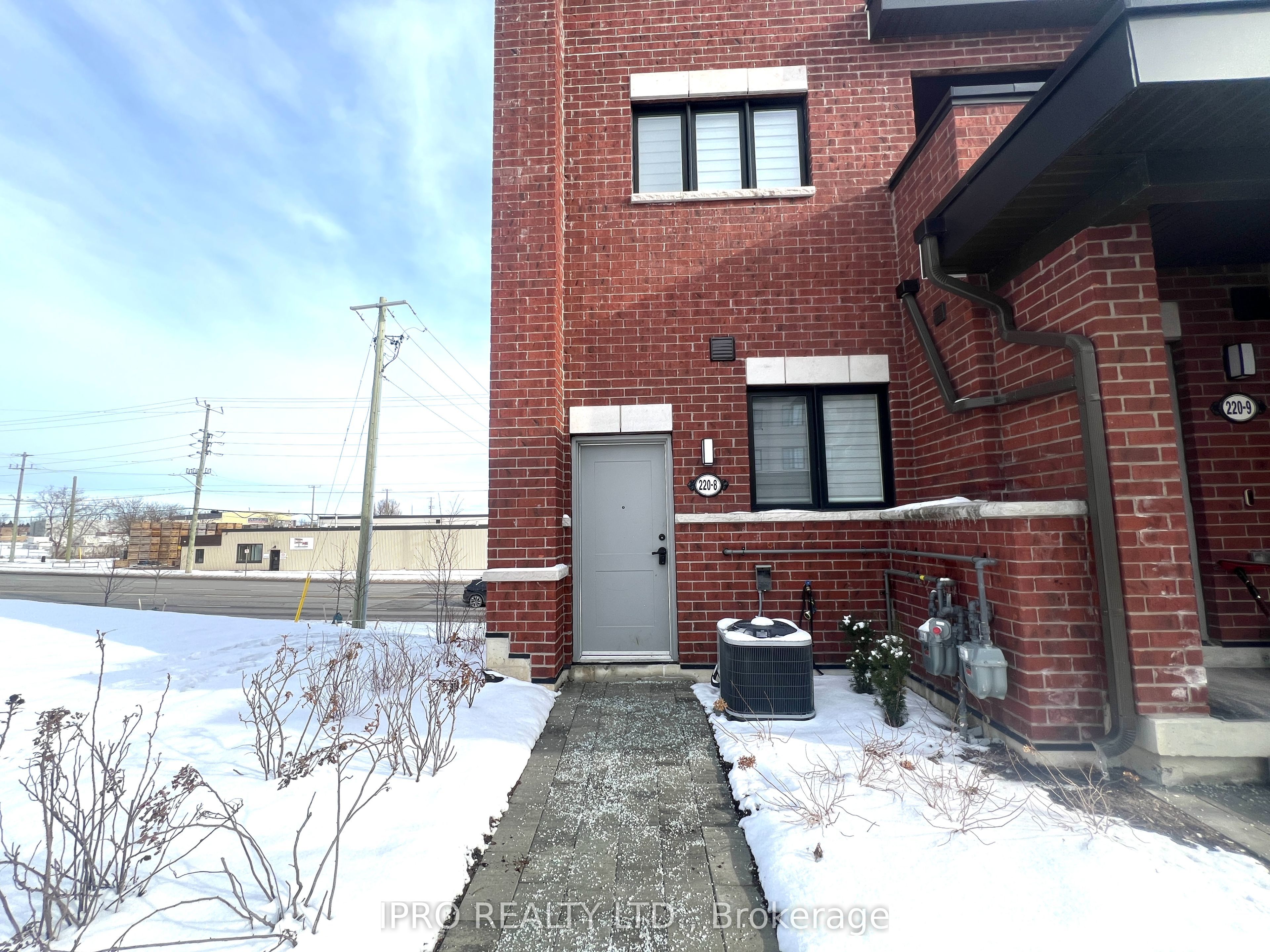 #8 - 220 Dissette Street Property Photo 12