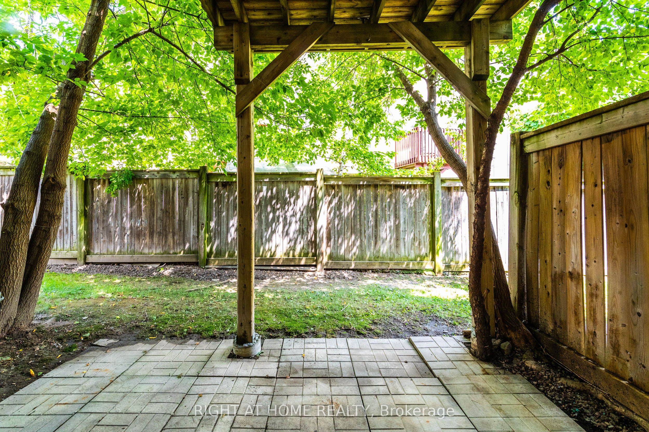 #36 - 10 Post Oak Drive Property Photo 18