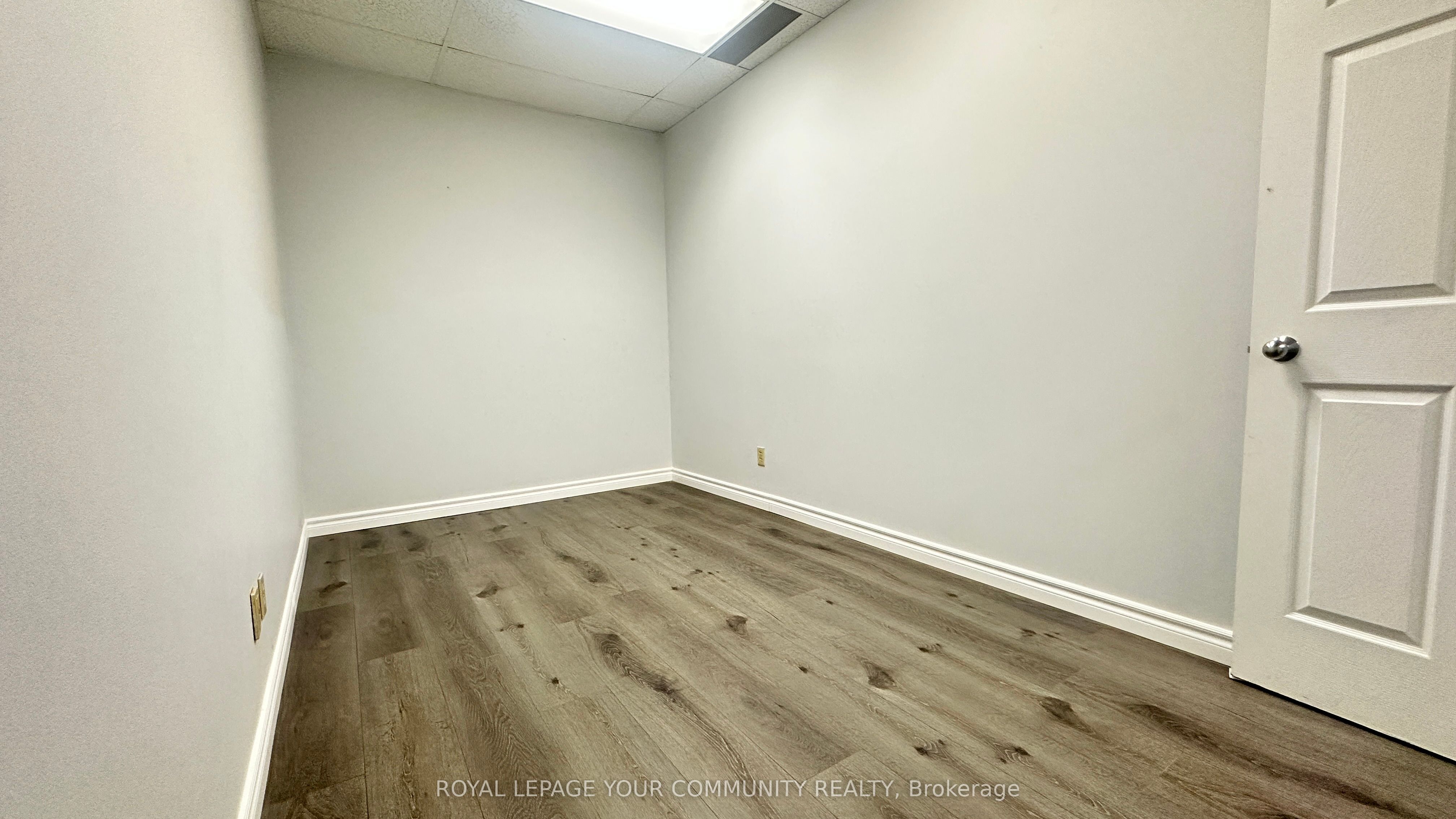 #214 - 350 Highway 7 Property Photo 7