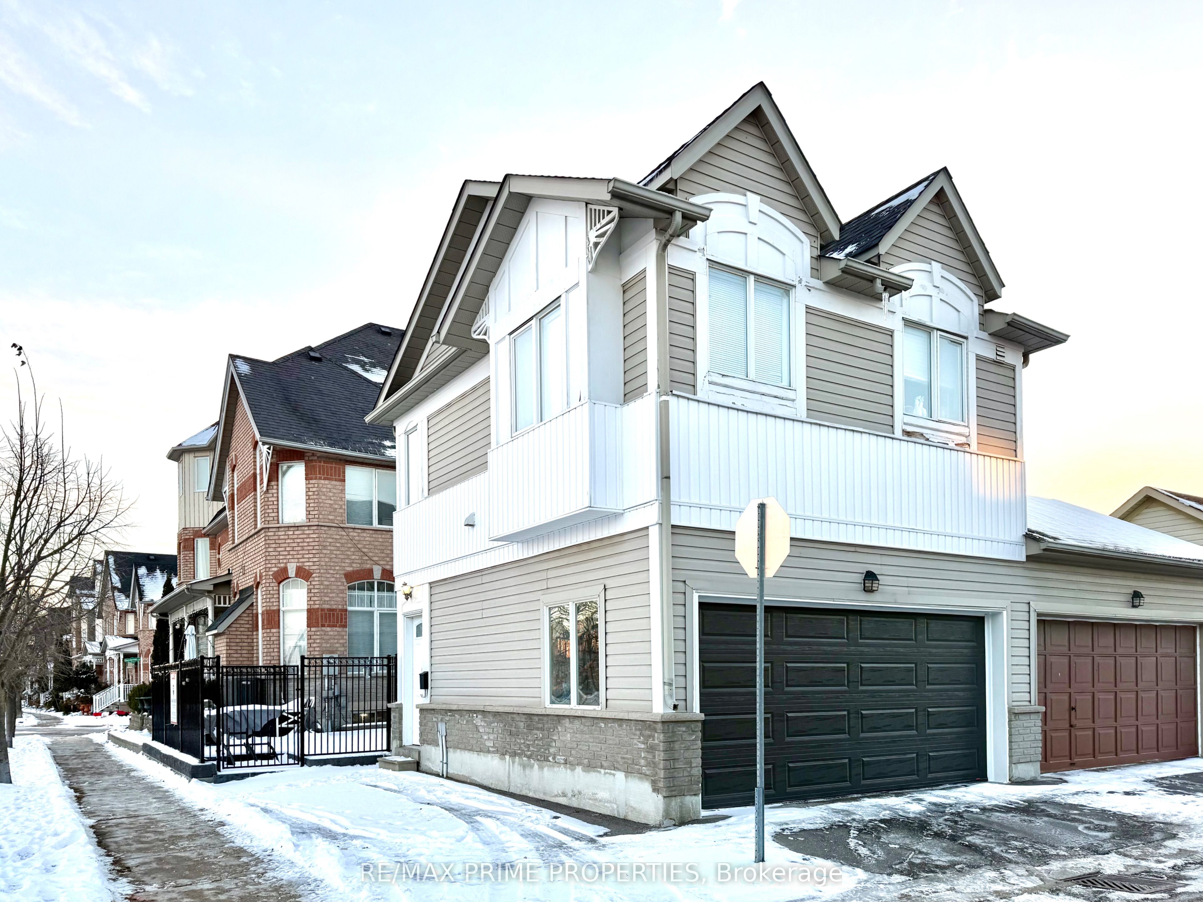 #coach - 46 Glendennan Avenue Property Photo 1