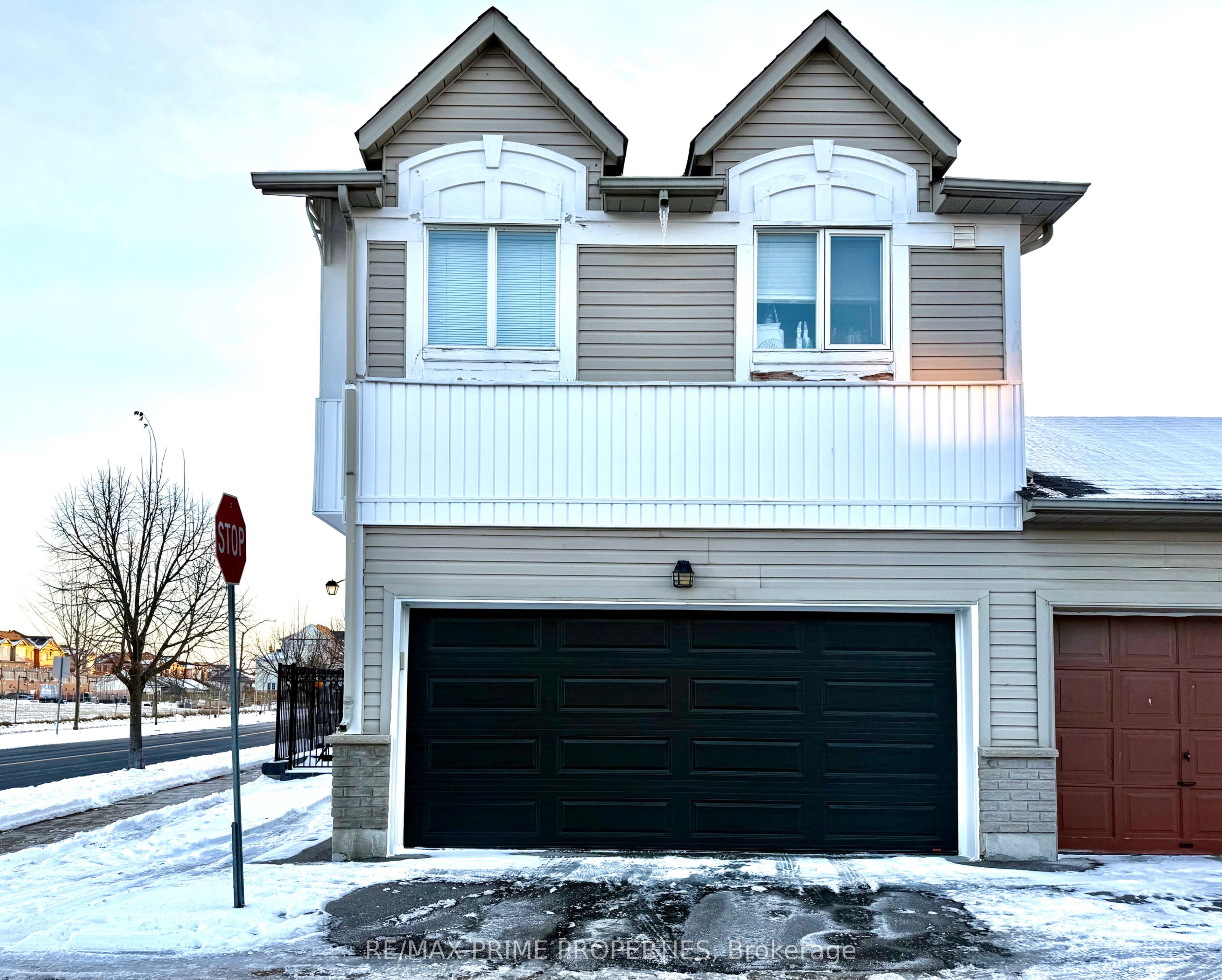 #coach - 46 Glendennan Avenue Property Photo 3