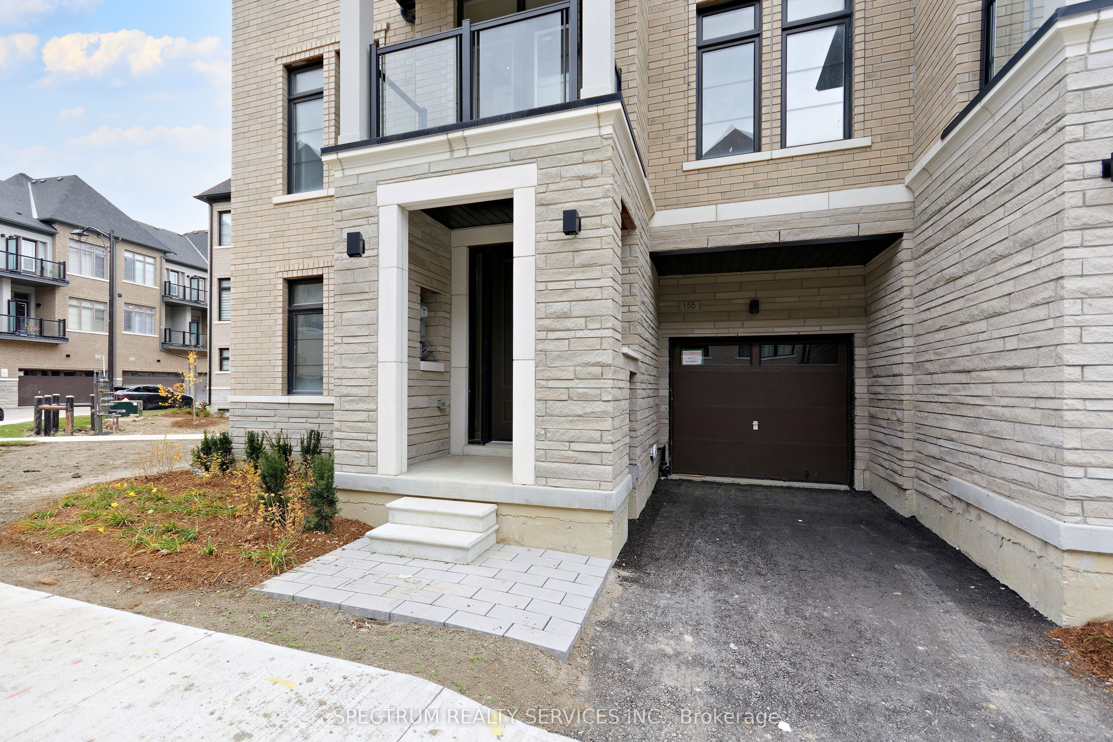 155 De La Roche Drive Property Photo 2