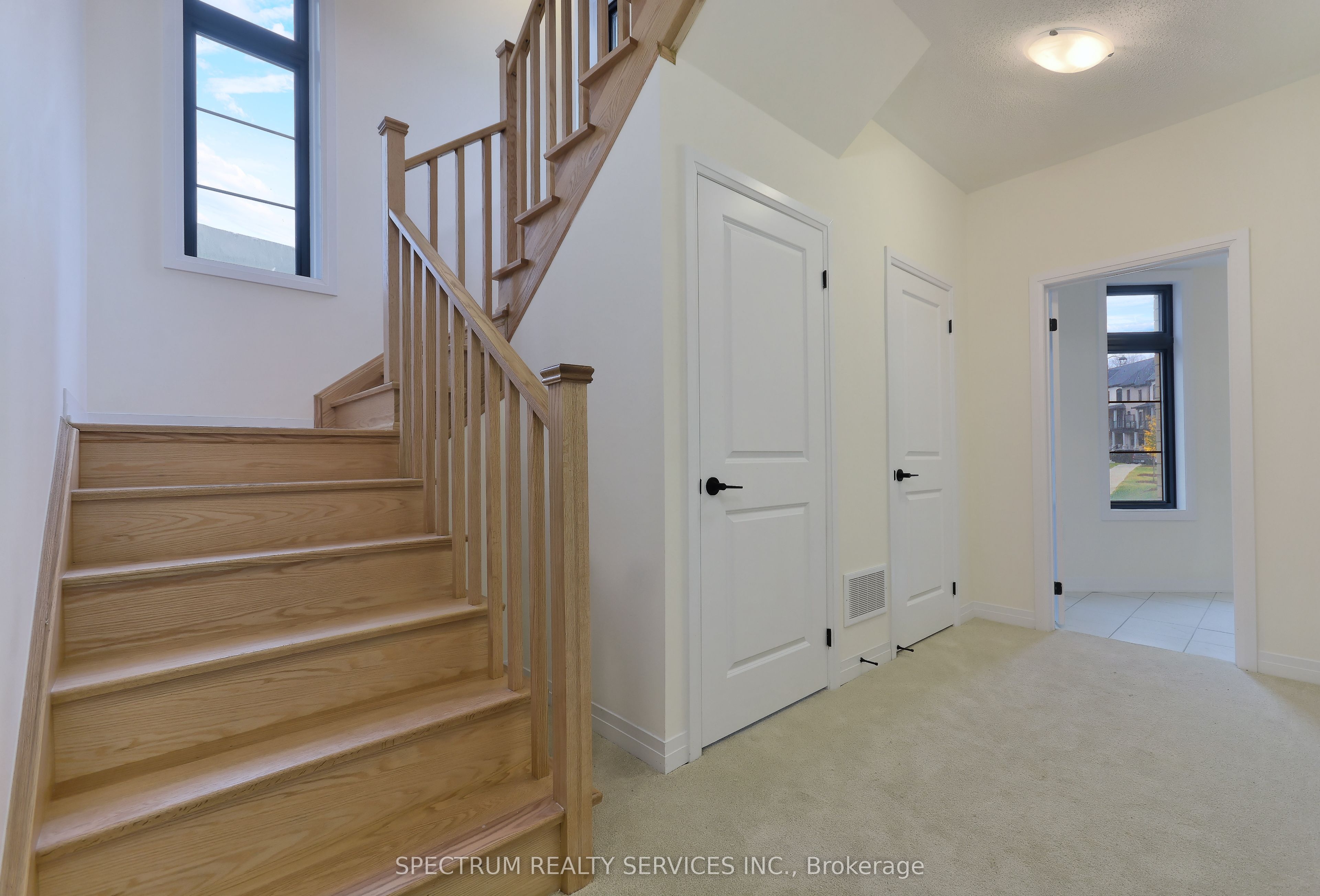 155 De La Roche Drive Property Photo 8