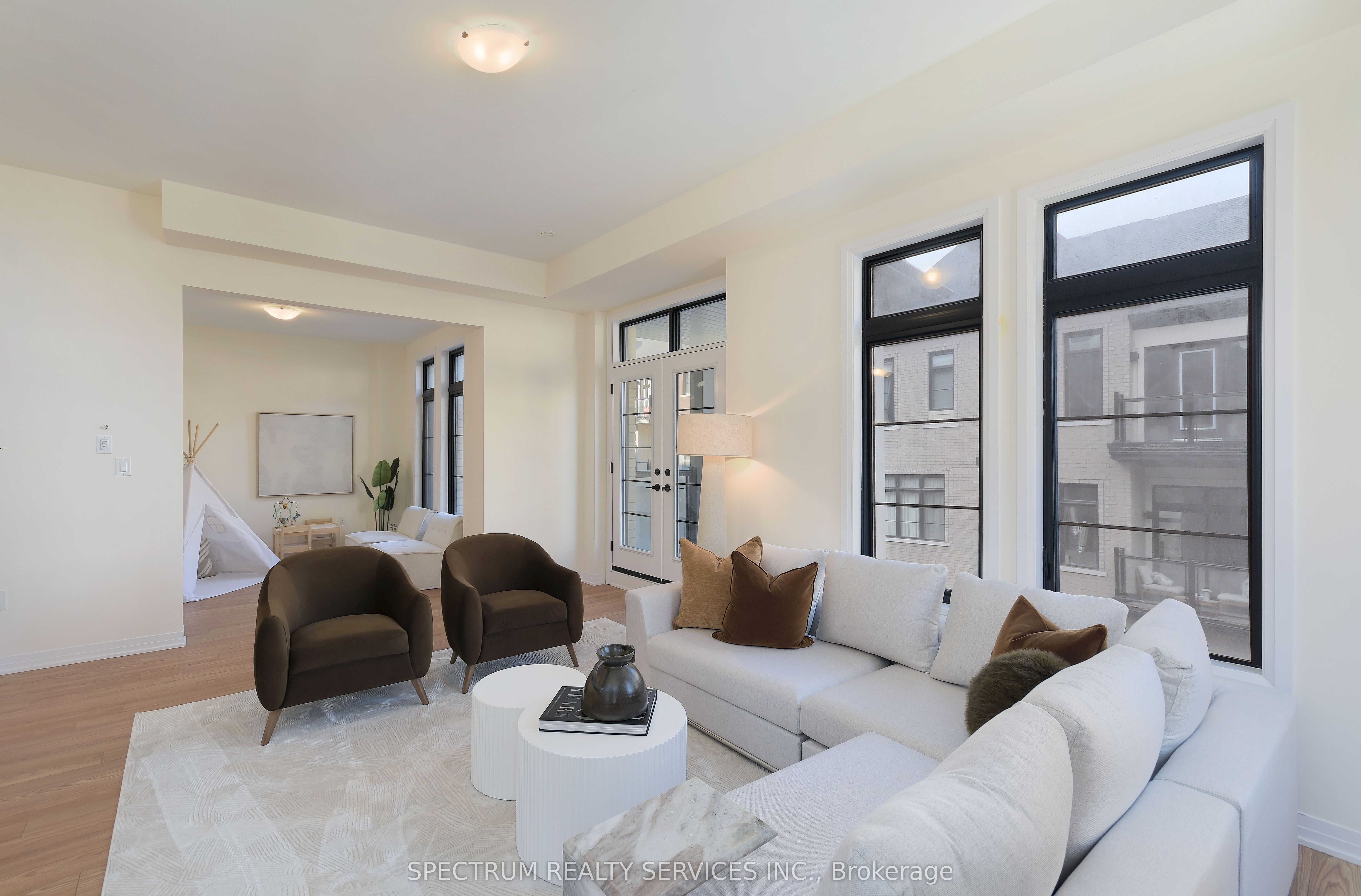 155 De La Roche Drive Property Photo 13