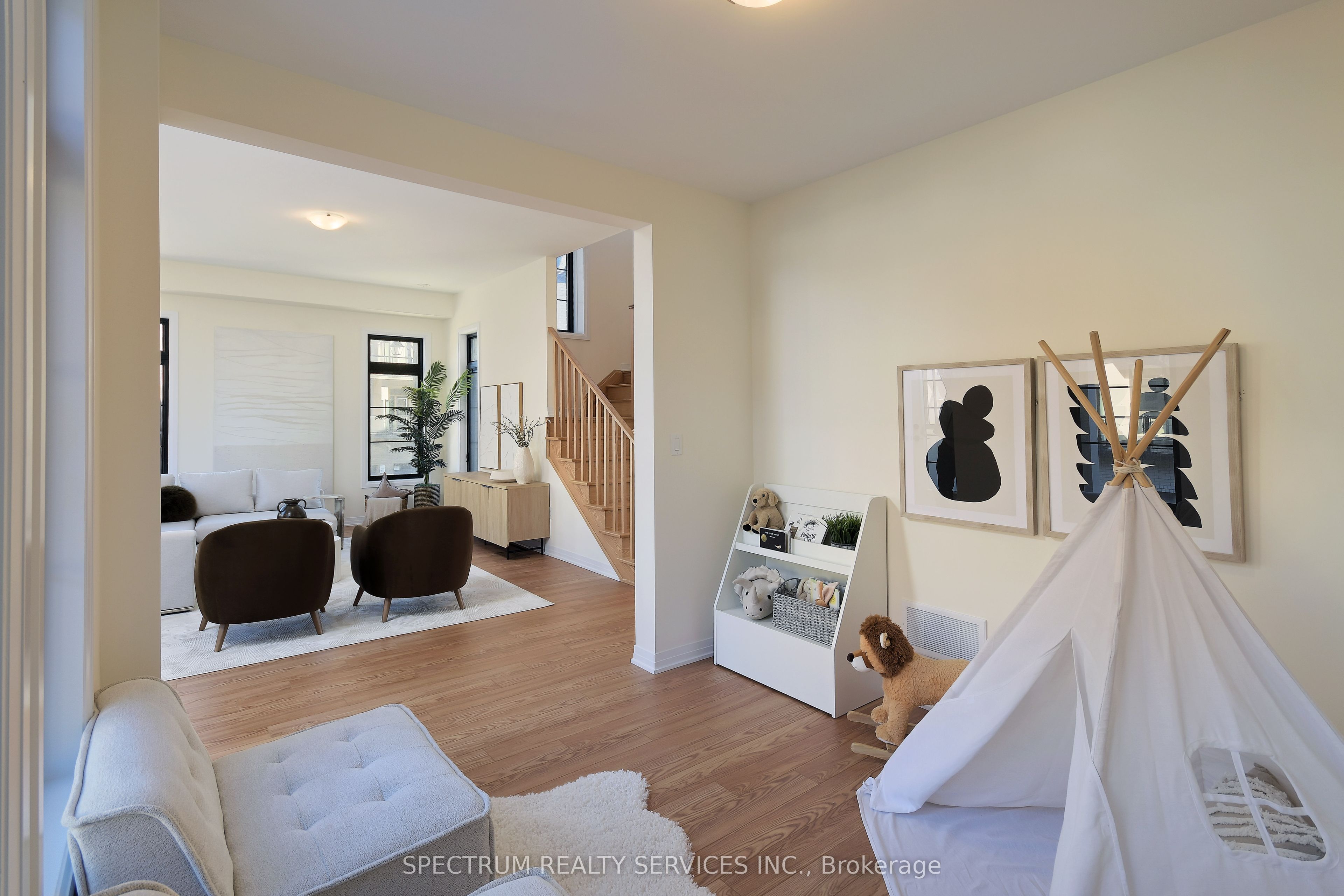 155 De La Roche Drive Property Photo 17