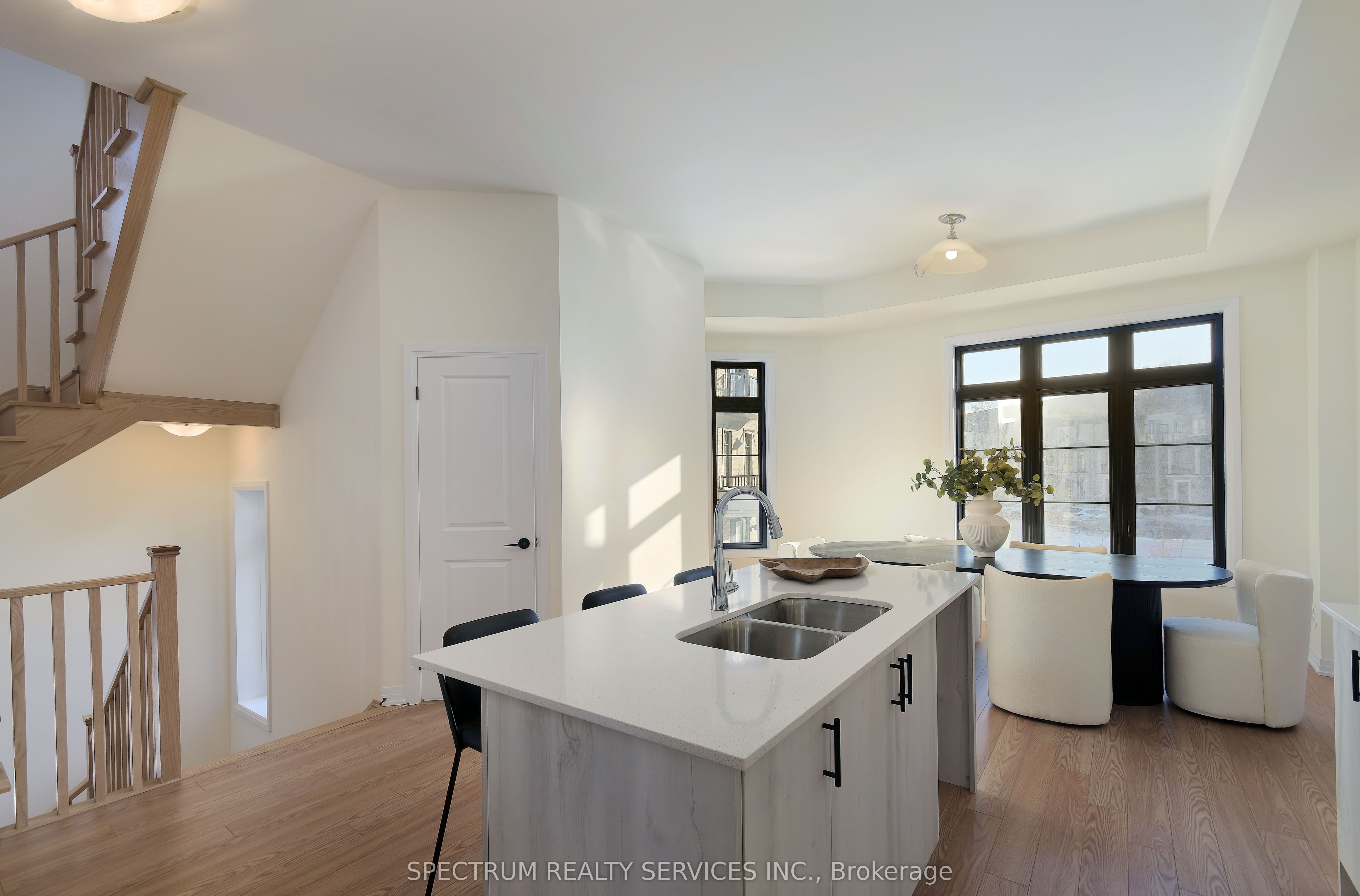 155 De La Roche Drive Property Photo 20